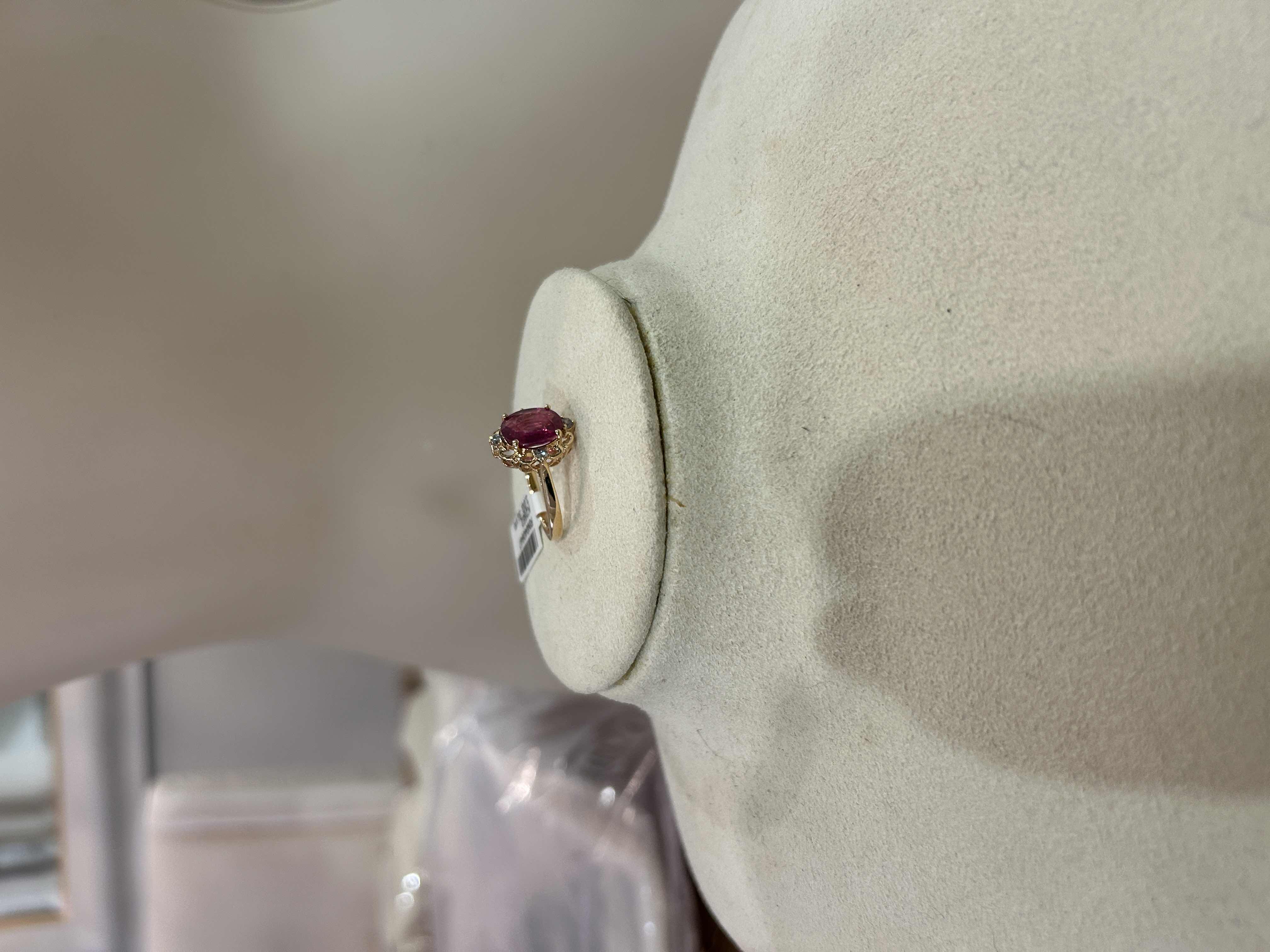 Photo 1 of STERLING SILVER W GOLD OVERLAY W NATURAL RUBY CORUNDUM APPROX 2.94 CTW OVAL BRILLIANT FACETED AND NATURAL DIAMOND 0.18 CTW RING GGA CERTIFIED EST RING SIZE 6-7) -RN040646