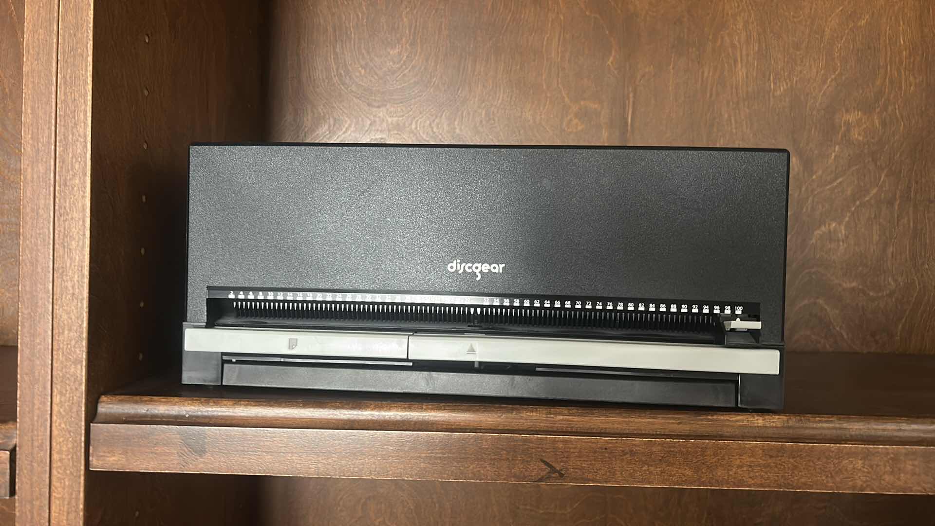 Photo 1 of DISCGEAR SELECTOR 100 CD/DVD STORAGE ORGANIZER.