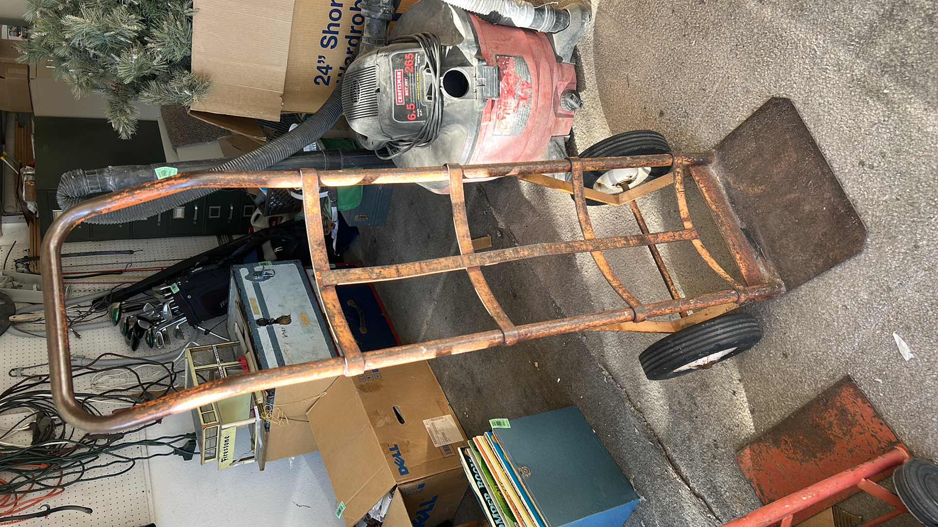 Photo 1 of METAL HANDTRUCK