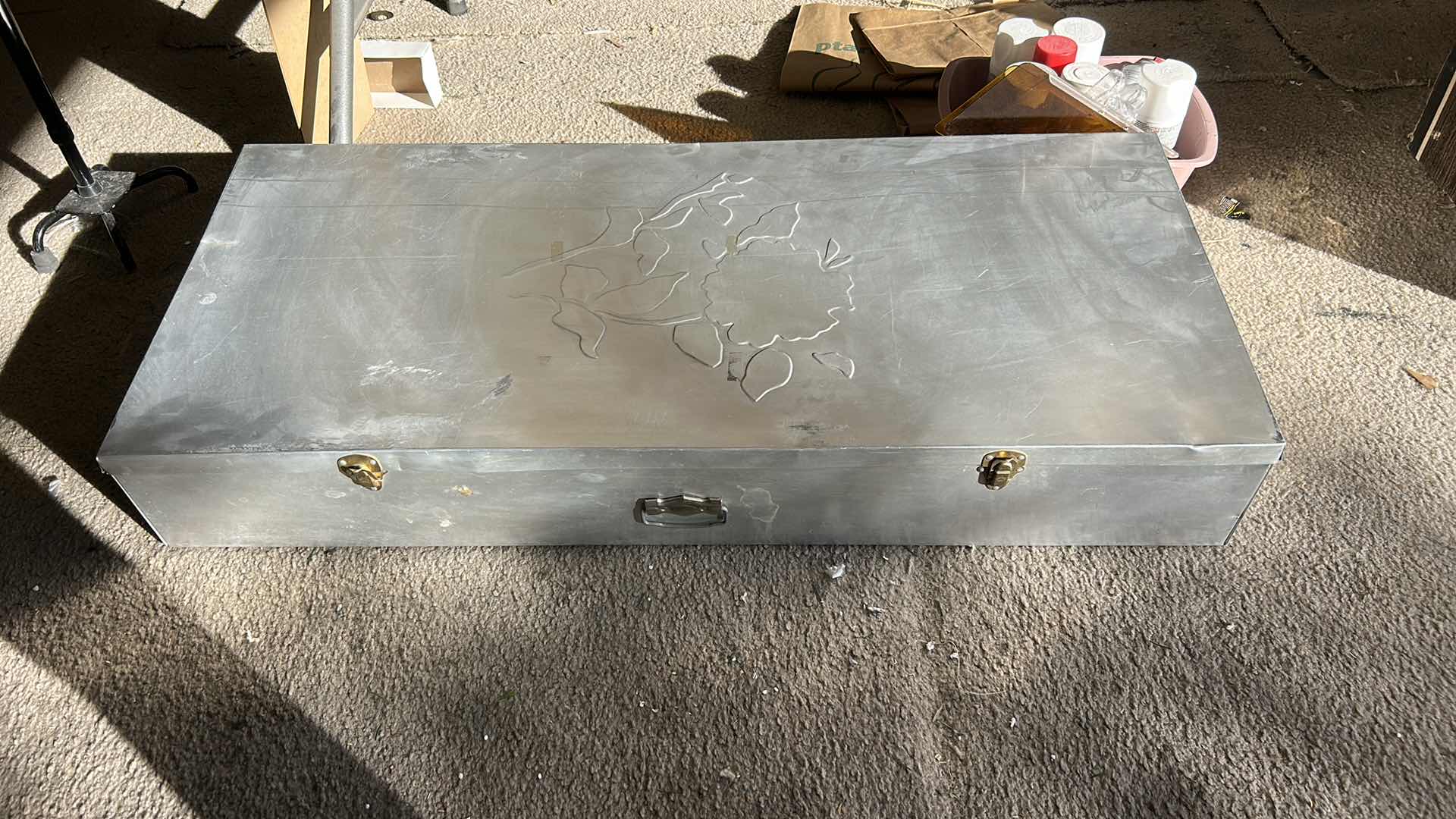 Photo 1 of METAL BOX WITH WRAPPING PAPER