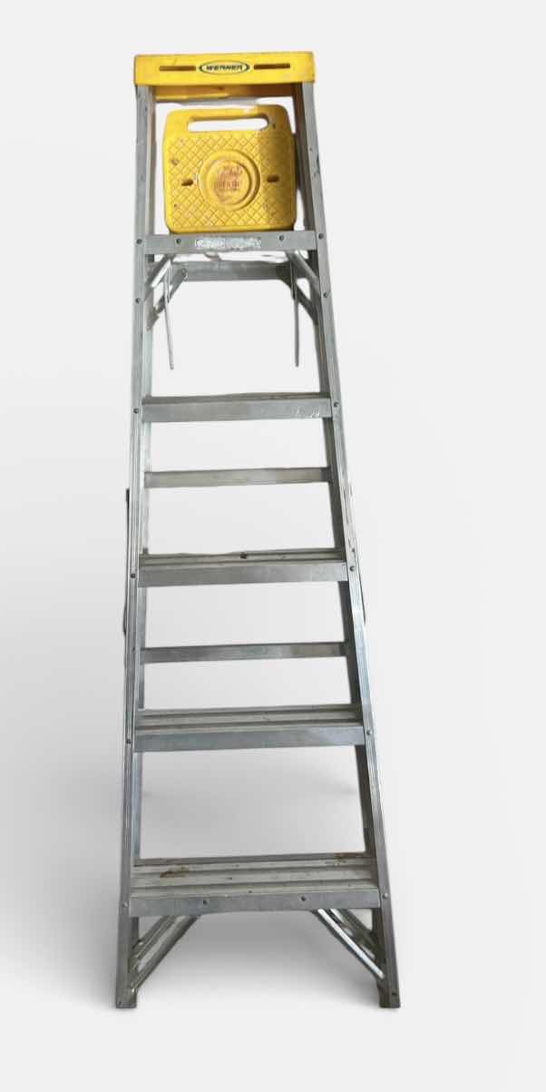 Photo 1 of 10’ ALUMINUM LADDER