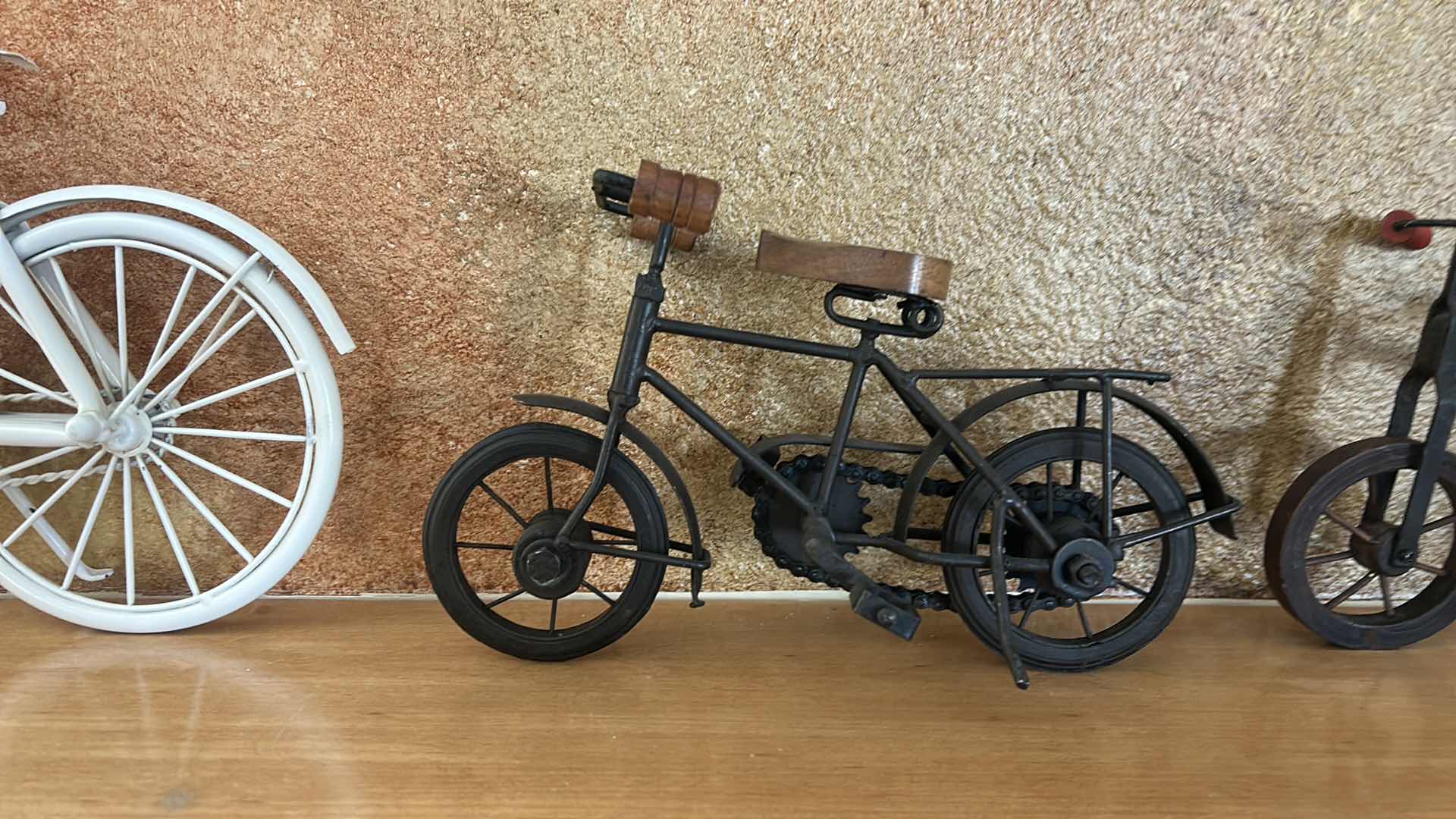 Photo 1 of 3 BICYCLE DECOR, METAL AND WOOD H10.5”