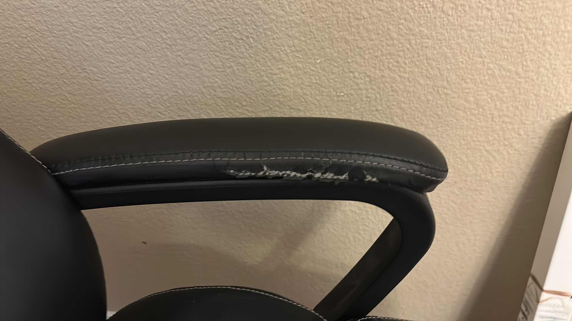 Photo 1 of BLACK EXECUTIVE OFFICE CHAIR