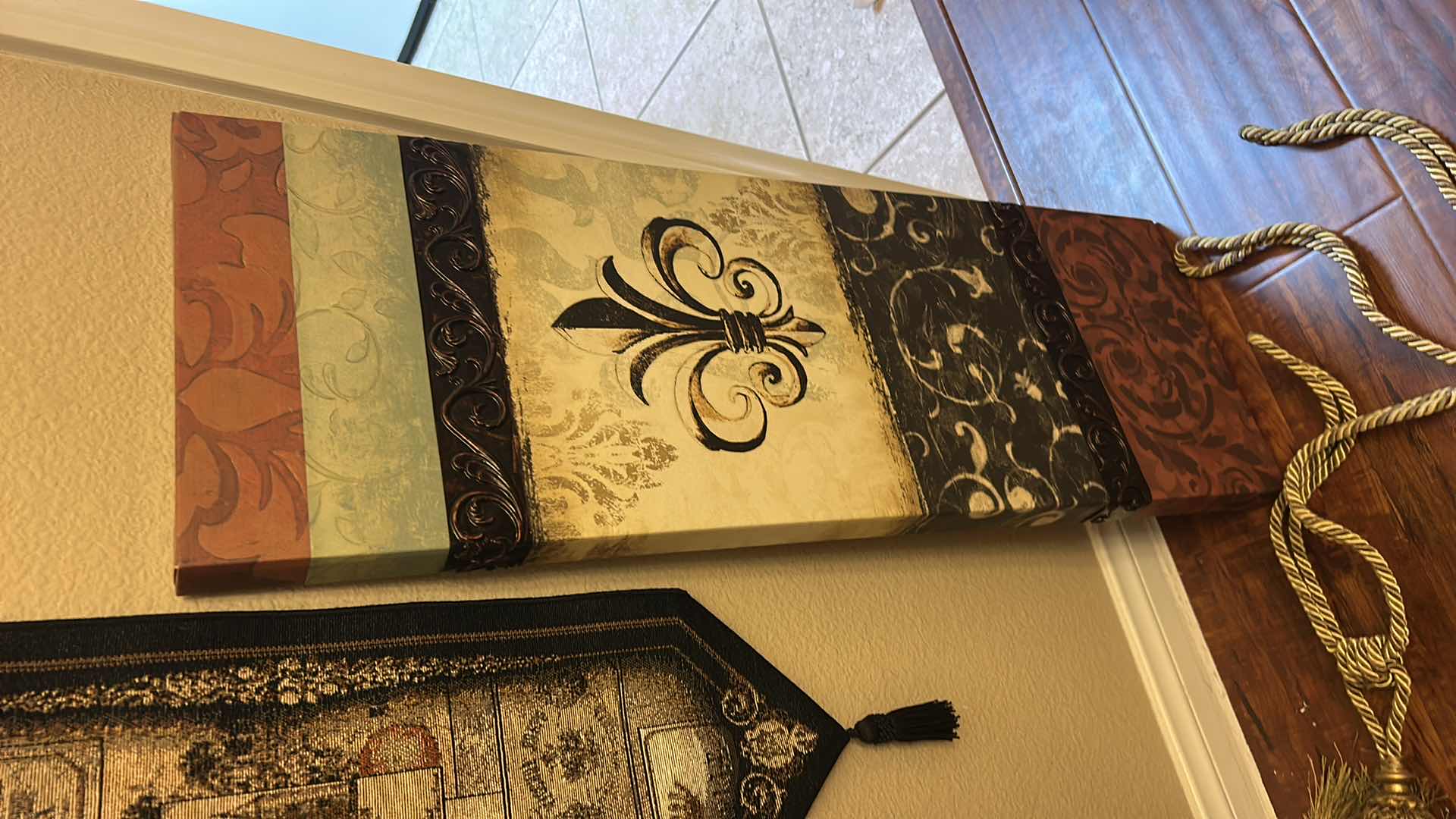 Photo 1 of 4 PC HOME DECOR, STRETCHED CANVAS FLEUR DE LIS STRETCHED CANVAS ARTWORK 12“ x H34 1/2“, WALL TAPESTRY AND CURTAIN TIE BACKS