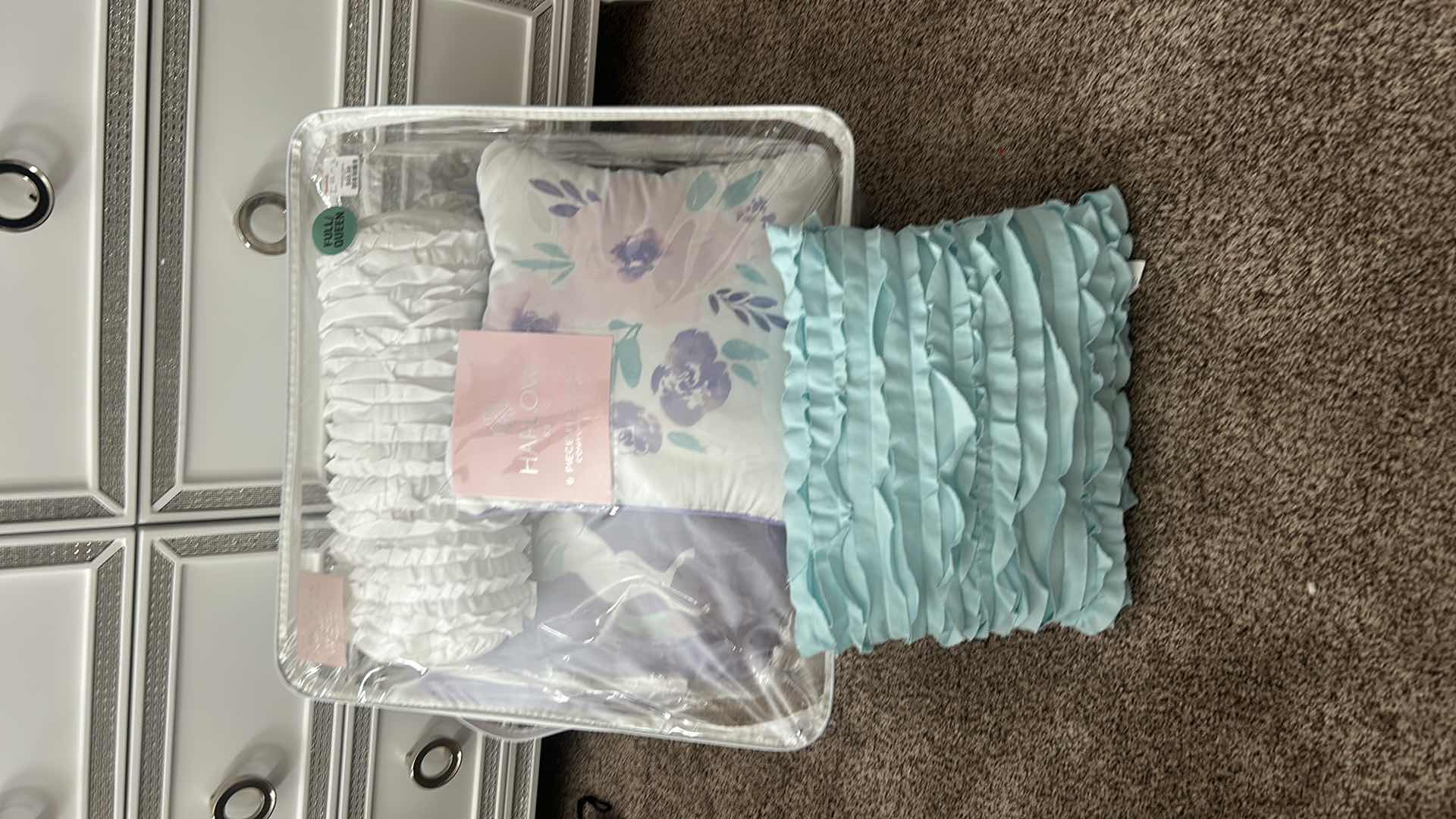 Photo 1 of 4 PC GIRLS BEDDING AND PILLOWS