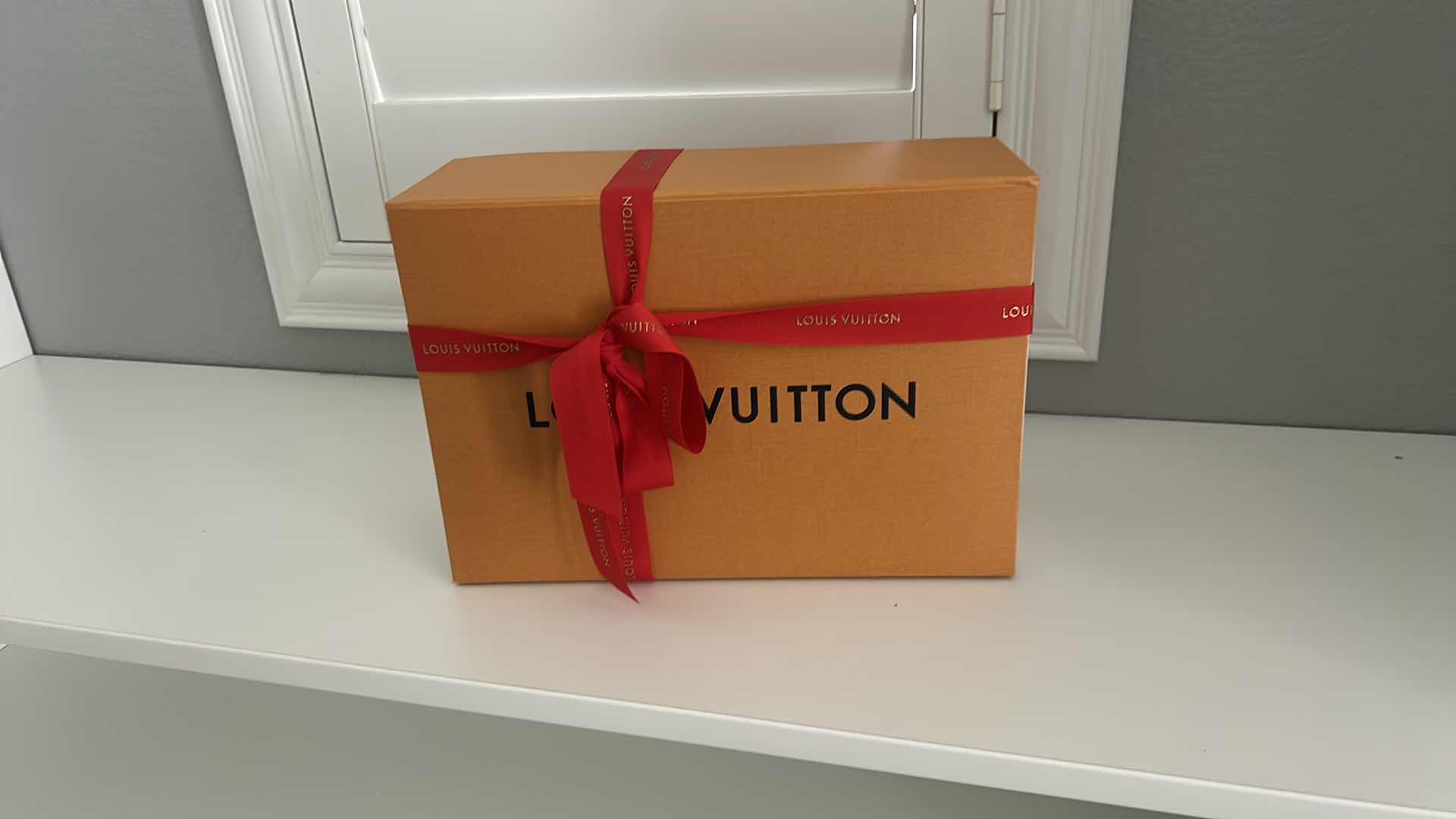 Photo 1 of LOUIS VUITTON GIFT BOX