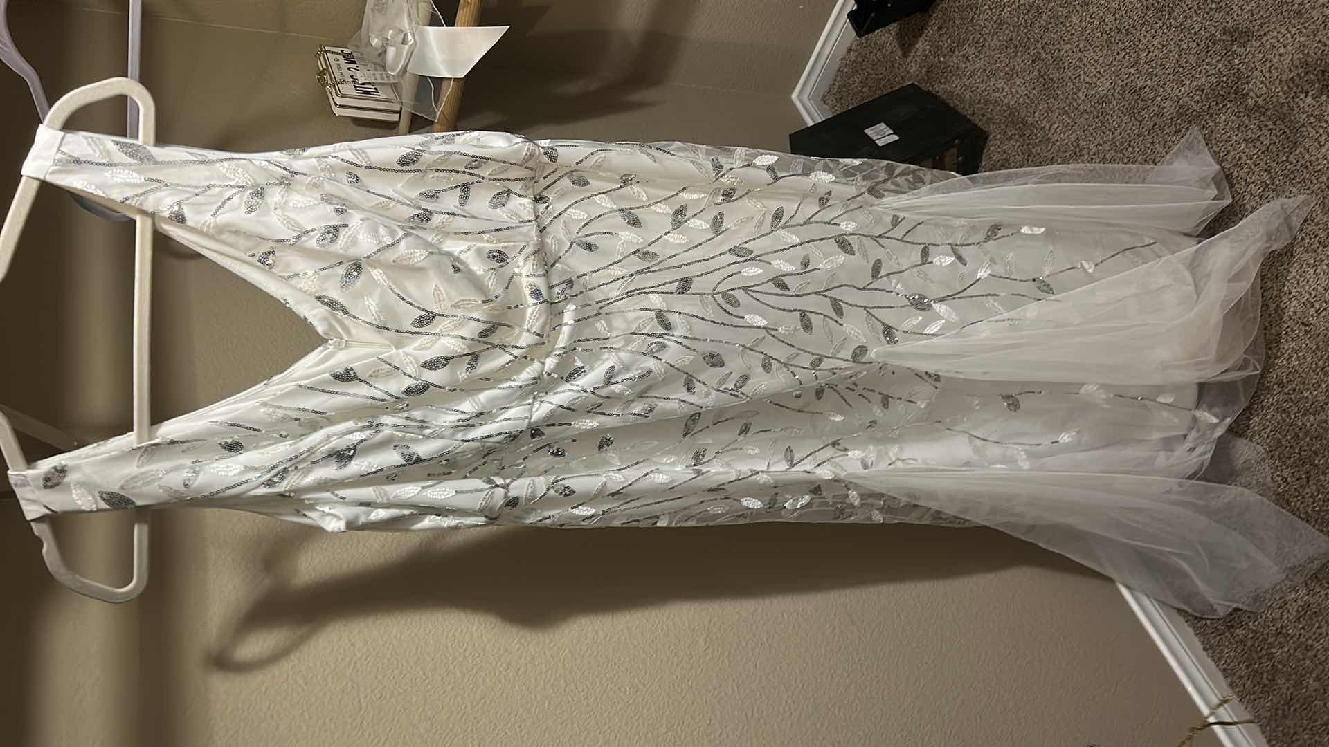 Photo 1 of 7 WOMENSWEAR SIZE LARGE