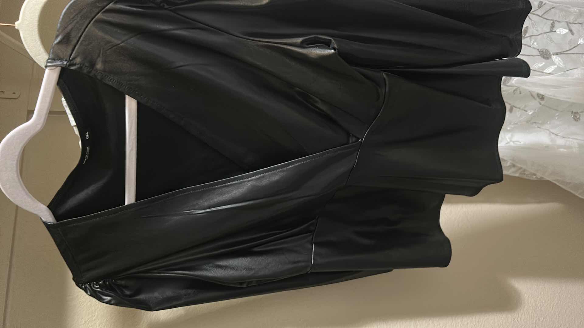 Photo 1 of 7 WOMENSWEAR SIZE LARGE