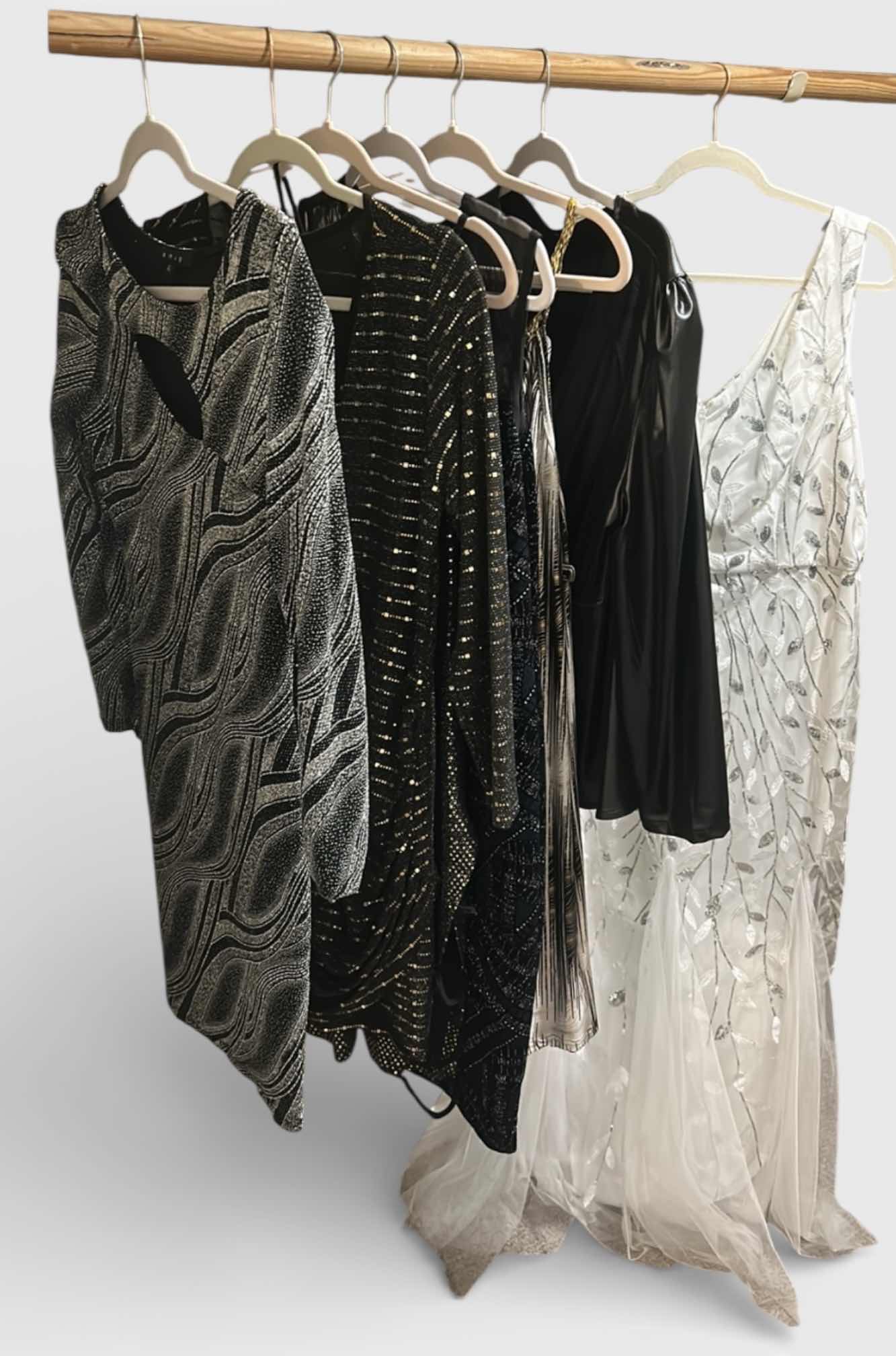 Photo 1 of 7 WOMENSWEAR SIZE LARGE