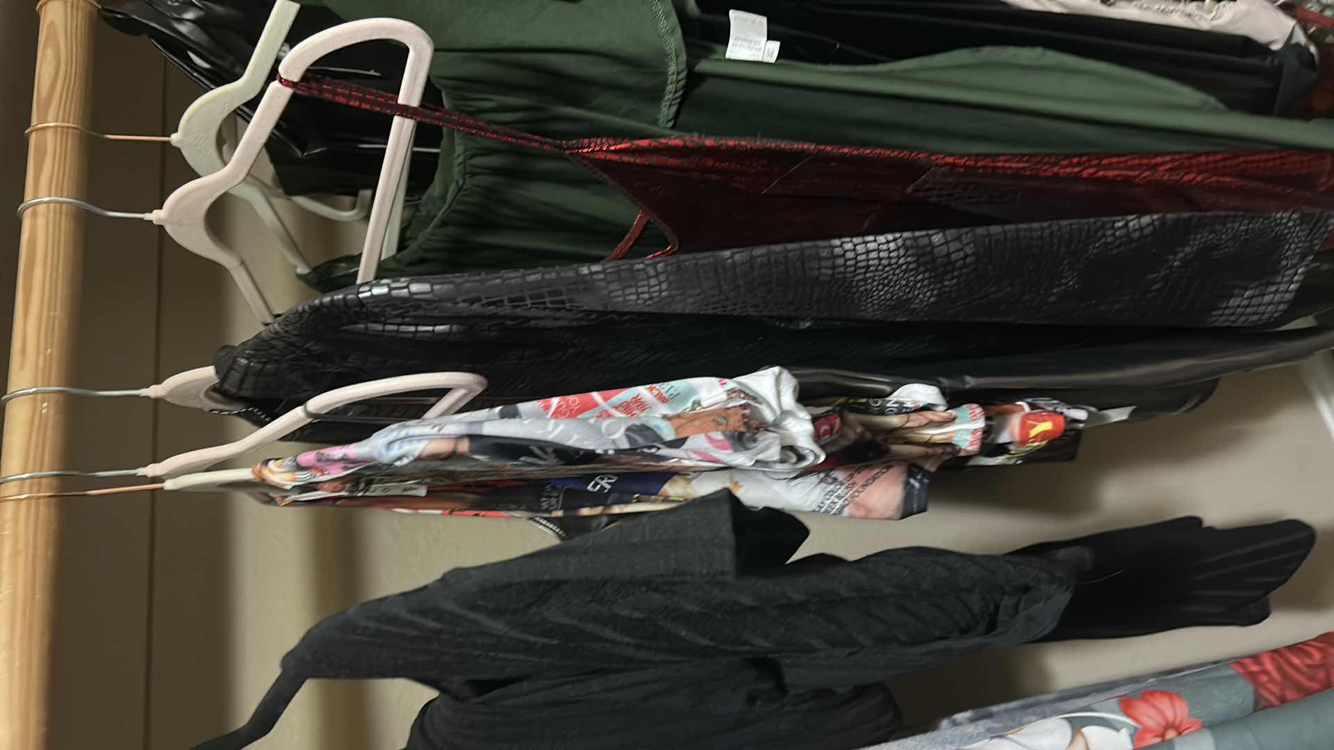 Photo 1 of WOMENSWEAR SIZE MED LARGE