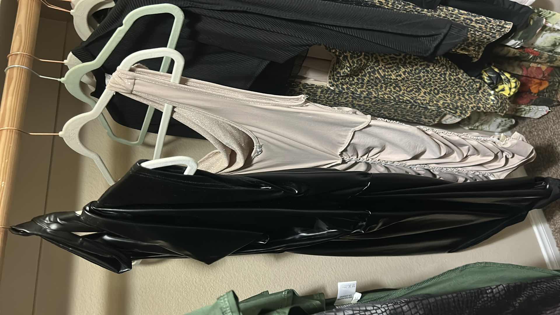 Photo 1 of WOMENSWEAR SIZE MED LARGE