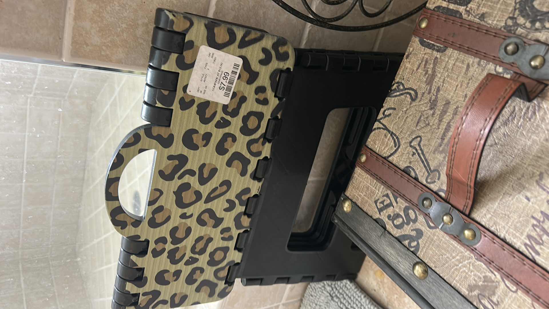 Photo 1 of HOME DECOR AND ACCESSORIES