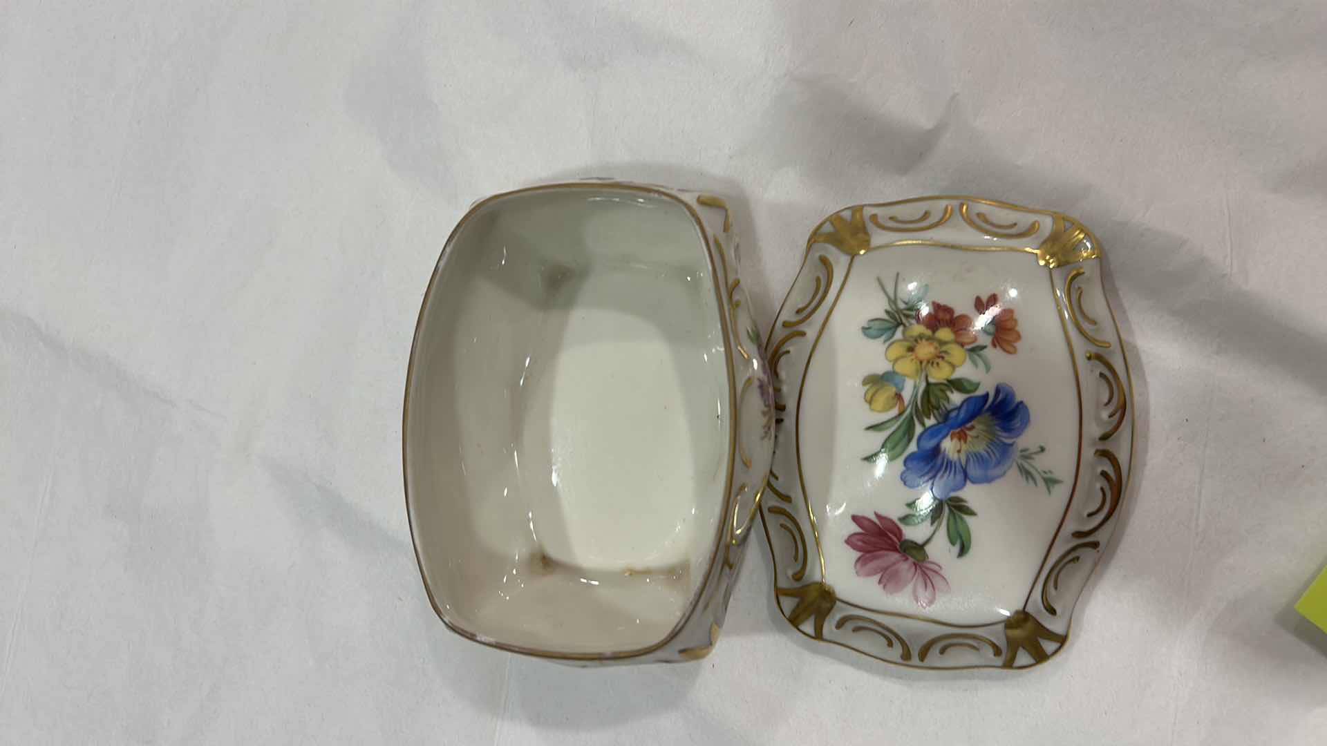 Photo 1 of KPM BAVARIA HAND PAINTED PORCELAIN FOOTED TRINKET BOX WITH GILT SCROLLWORK AND FLORAL DECOR, PATTERN 419.