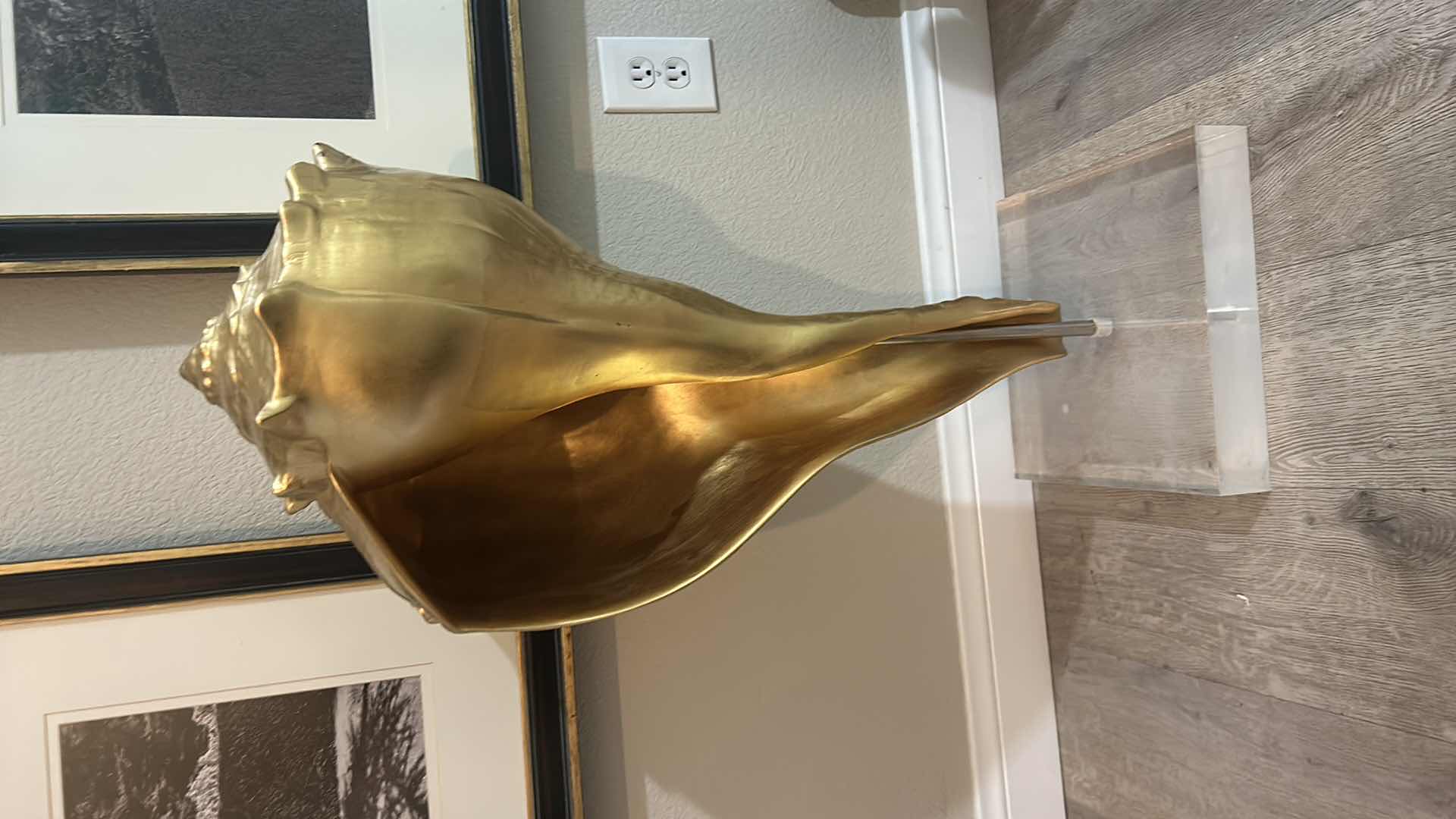 Photo 1 of VERY HEAVY APPROX 34” HIGH MOUNTED GOLD SEASHELL DESIGN DECOR