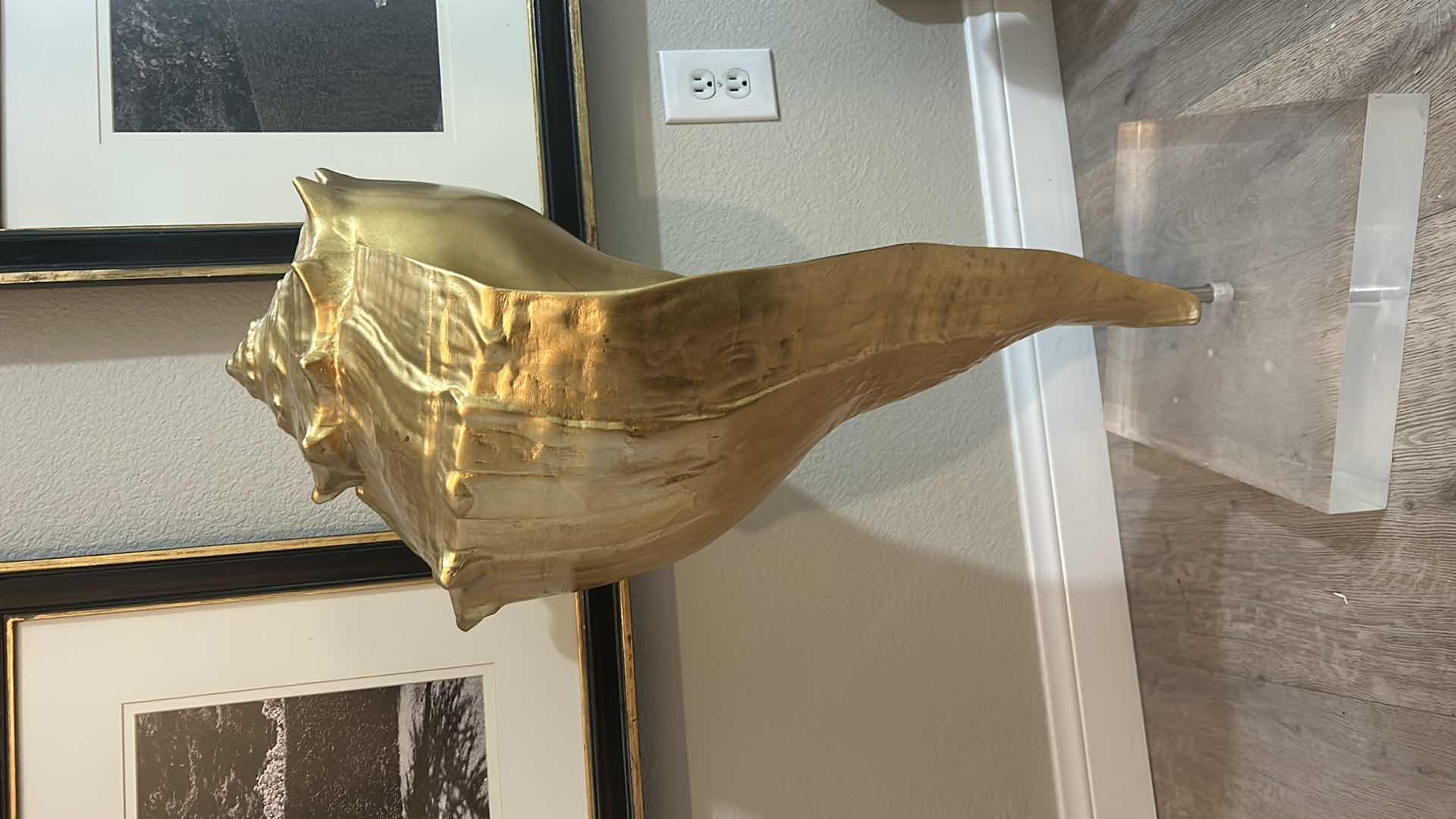 Photo 1 of VERY HEAVY APPROX 34” HIGH MOUNTED GOLD SEASHELL DESIGN DECOR