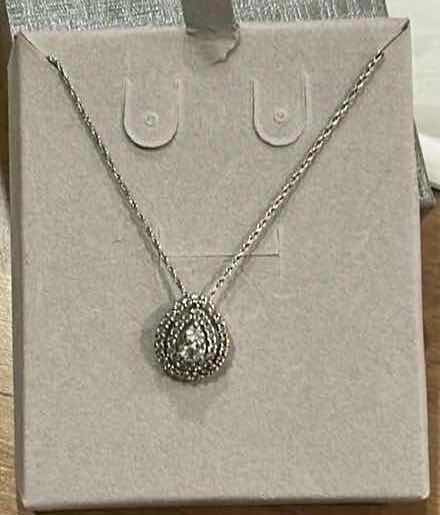 Photo 1 of PEAR-SHAPED HALO PENDANT IN .925 STERLING SILVER WITH CLEAR STONES (UNTESTED)