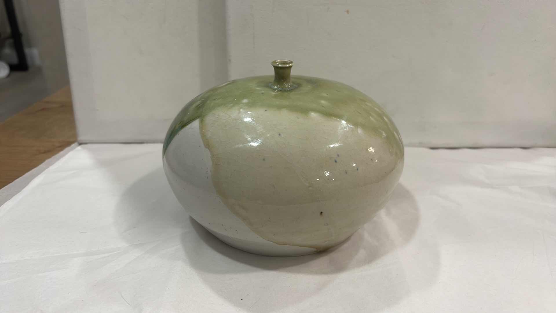 Photo 1 of HANDMADE GLAZED CERAMIC POTTERY 8” x H5 1/2”