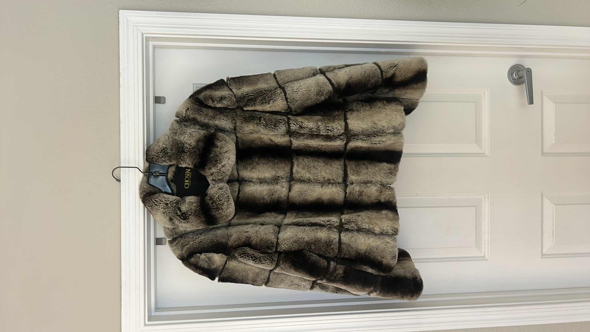 Photo 1 of CHOSEN COUTURE COLLECTION SUPER SOFT  FUR COAT(M/L)