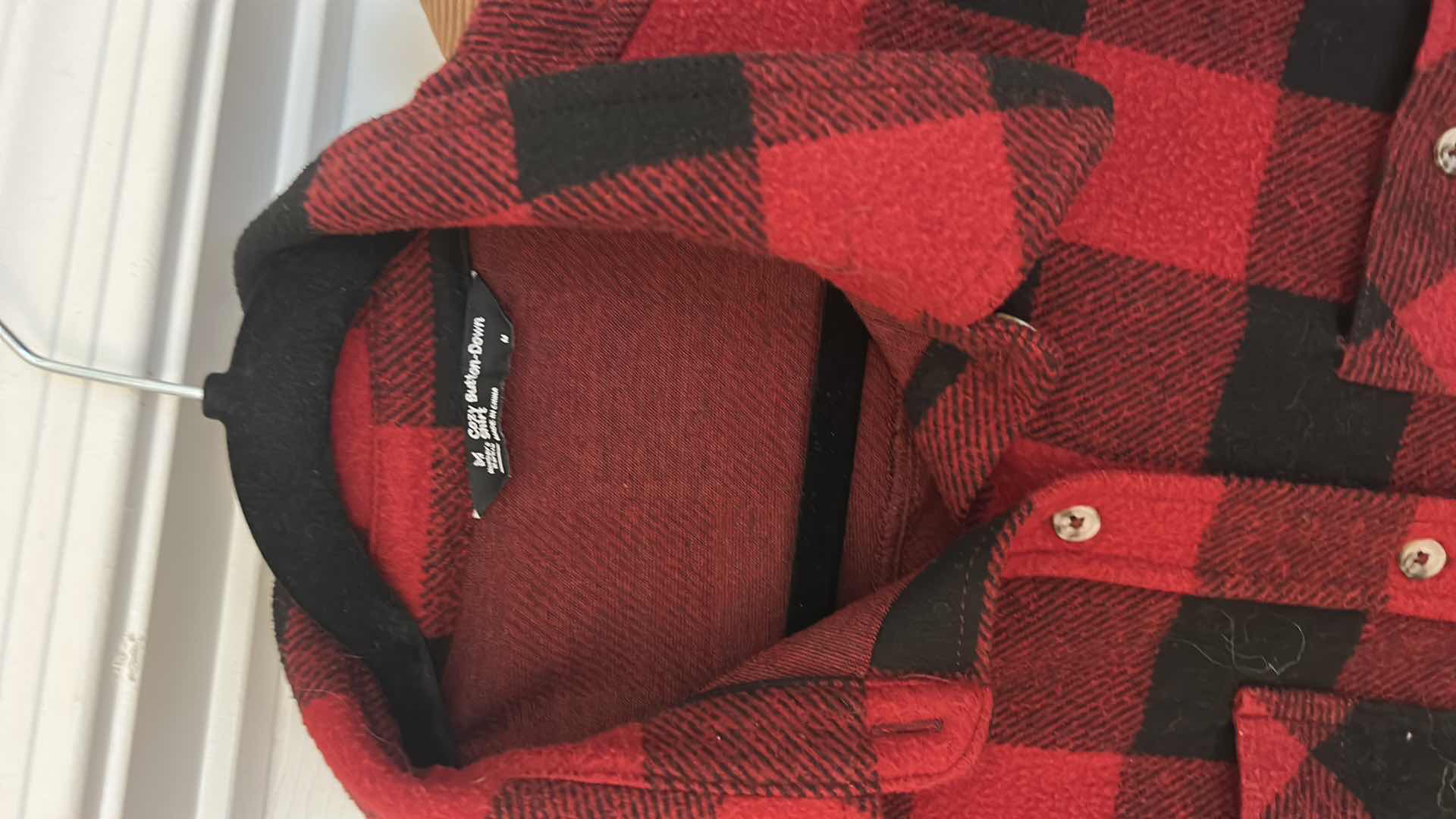 Photo 1 of WOMENSWEAR - 6 PIECES WOMENS CLOTHING SIZE MED