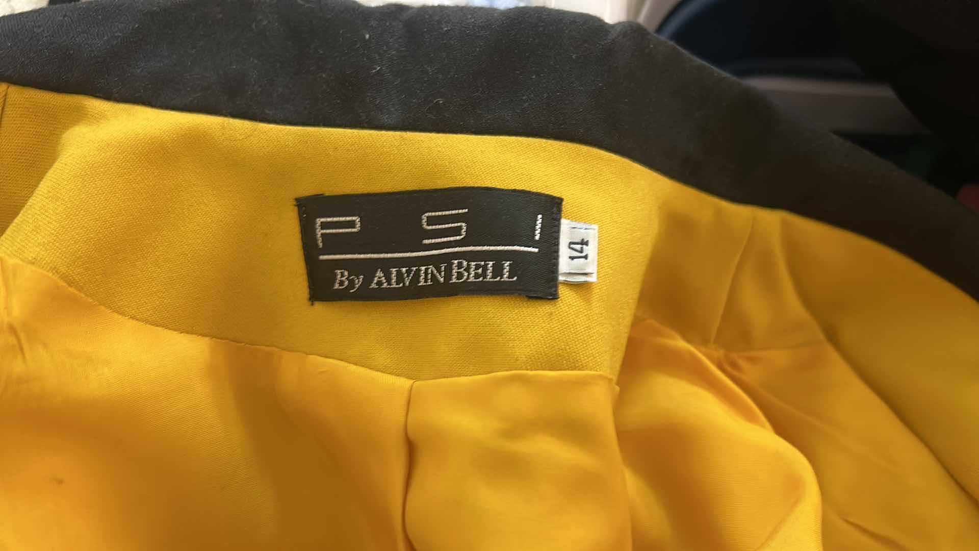 Photo 1 of WOMENSWEAR - 4 PIECES PLUS SIZE WOMENS CLOTHING