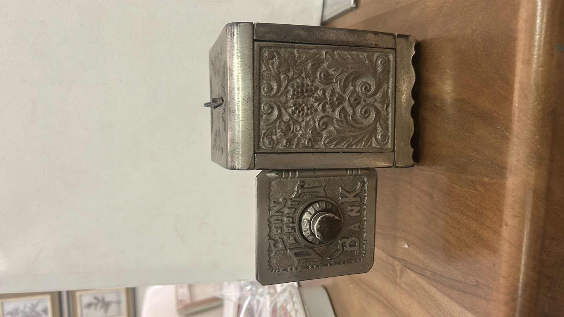 Photo 1 of CAST IRON “COIN DEPOSIT BANK” STYLED AS A MINIATURE COMBINATION SAFE, LIKELY PRODUCED BY THE GREY IRON CASTING COMPANY AROUND THE 1920S.