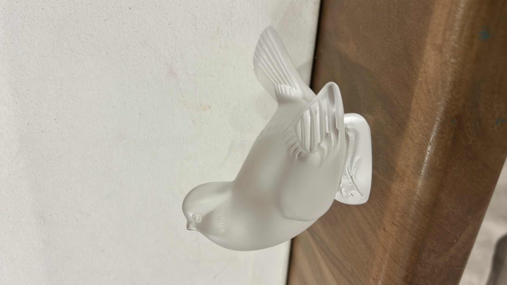 Photo 1 of LALIQUE CRYSTAL BIRD FIGURE H3.25”
