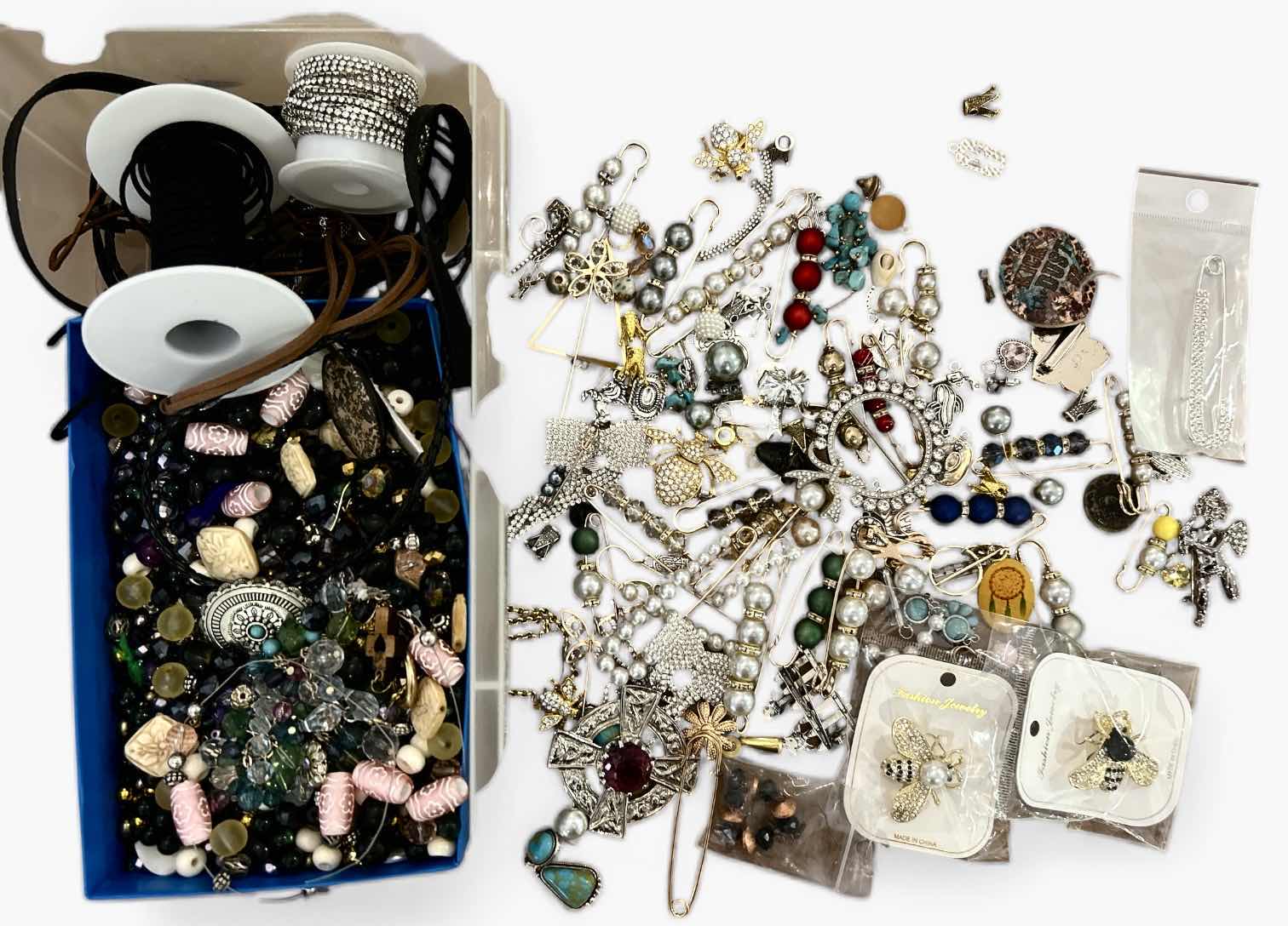 Photo 1 of BEADS AND JEWELRY FOR CRAFTING