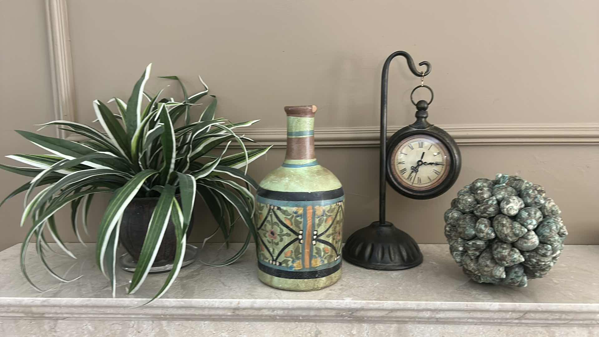 Photo 1 of 4 PC HOME DECOR (CLOCK H13”)