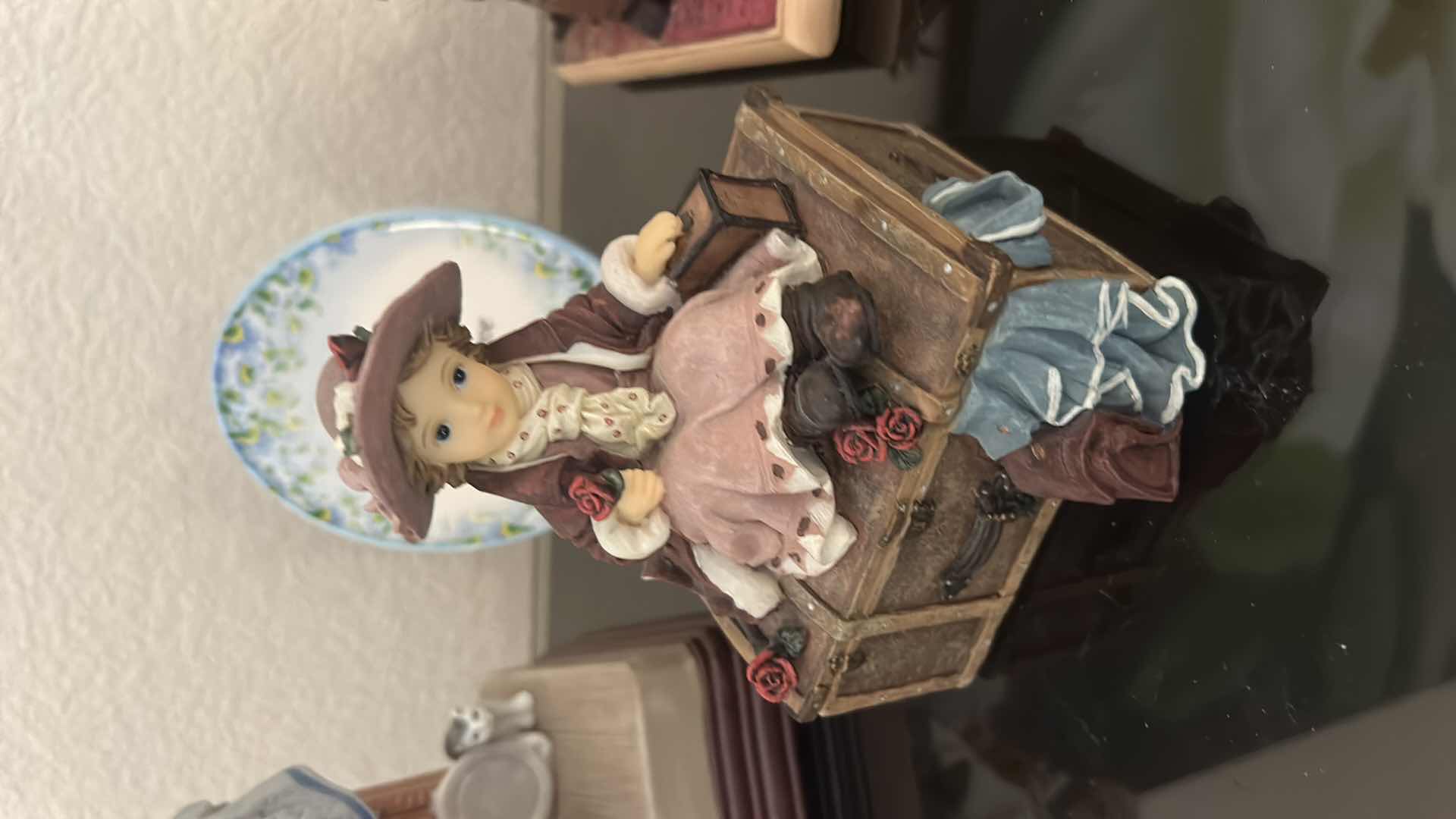 Photo 1 of 4 PORCELAIN PIECES (LARGEST H7.5”)