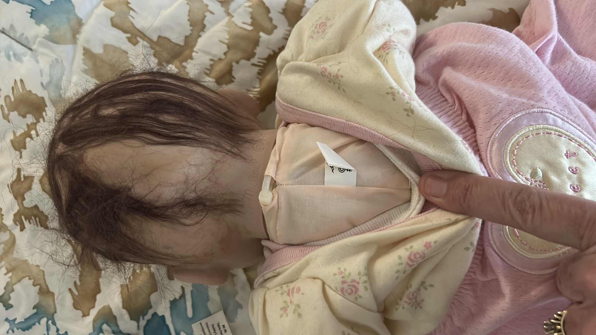 Photo 1 of LEE MIDDLETON ORIGINAL BABY DOLL BY SHEILA MICHAEL ©2004 HAND NUMBERED #1361 REALISTIC VINYL & CLOTH BODY COLLECTOR DOLL