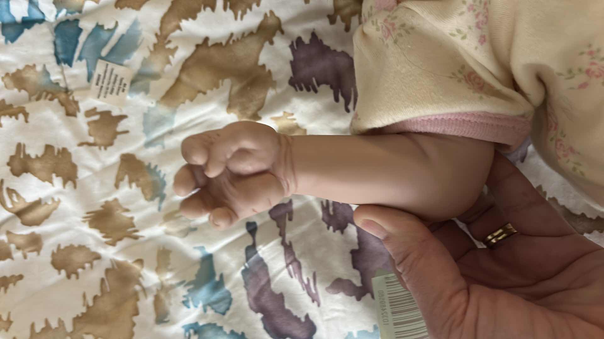 Photo 1 of LEE MIDDLETON ORIGINAL BABY DOLL BY SHEILA MICHAEL ©2004 HAND NUMBERED #1361 REALISTIC VINYL & CLOTH BODY COLLECTOR DOLL