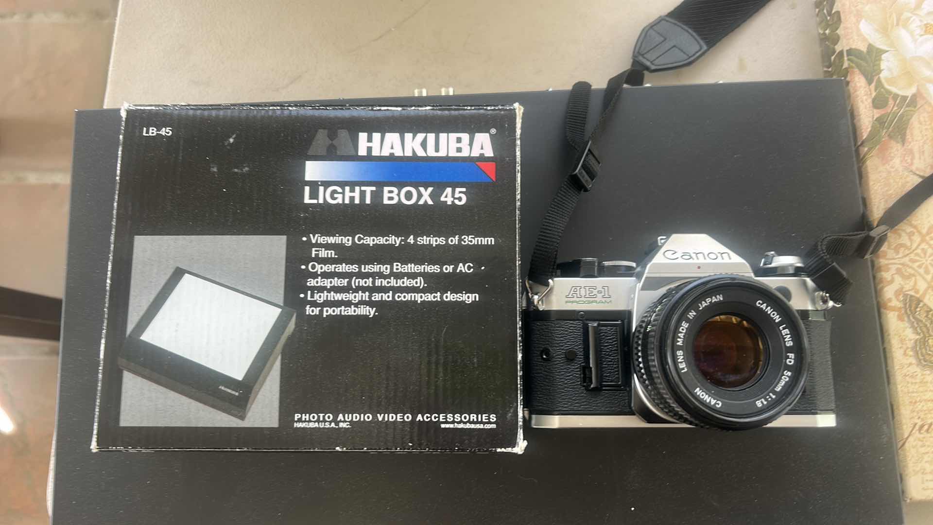 Photo 1 of CANON CAMERA AND LIGHT BOX