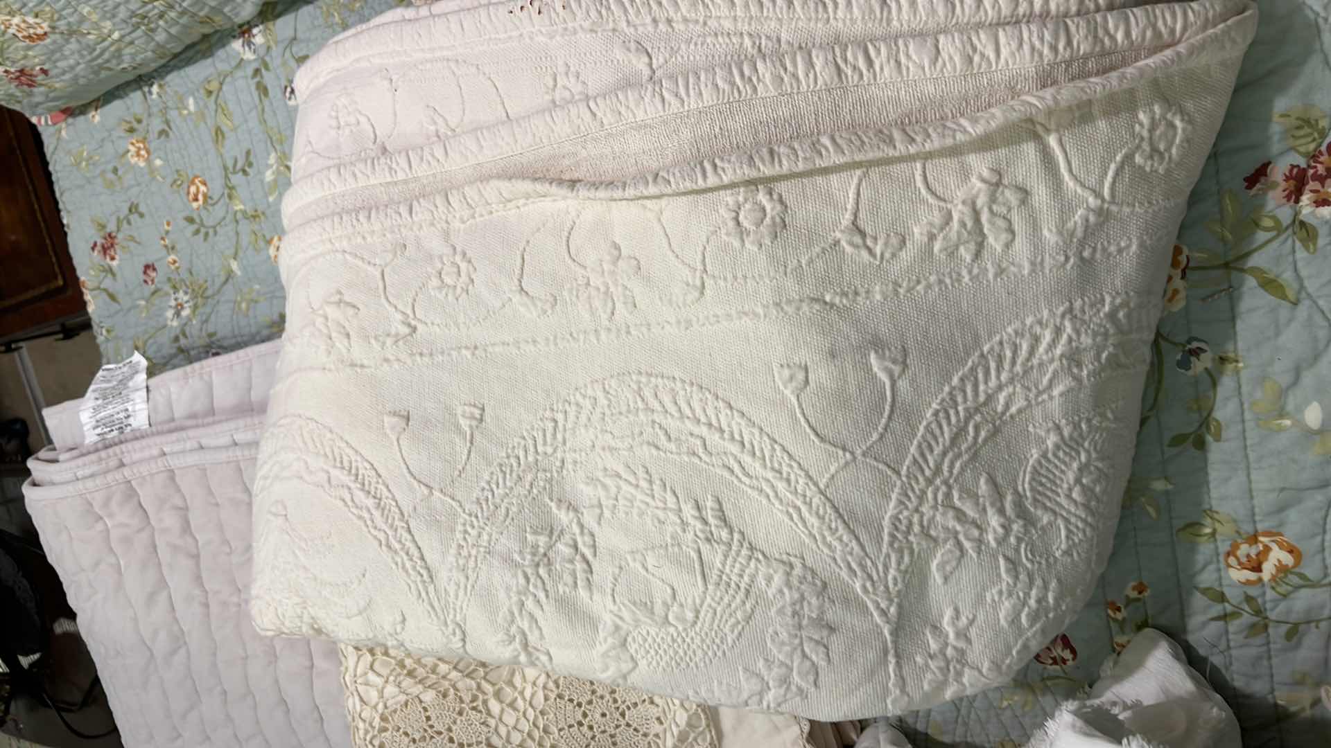 Photo 1 of 3-QUEEN BED SETS W PILLOW SHAMS