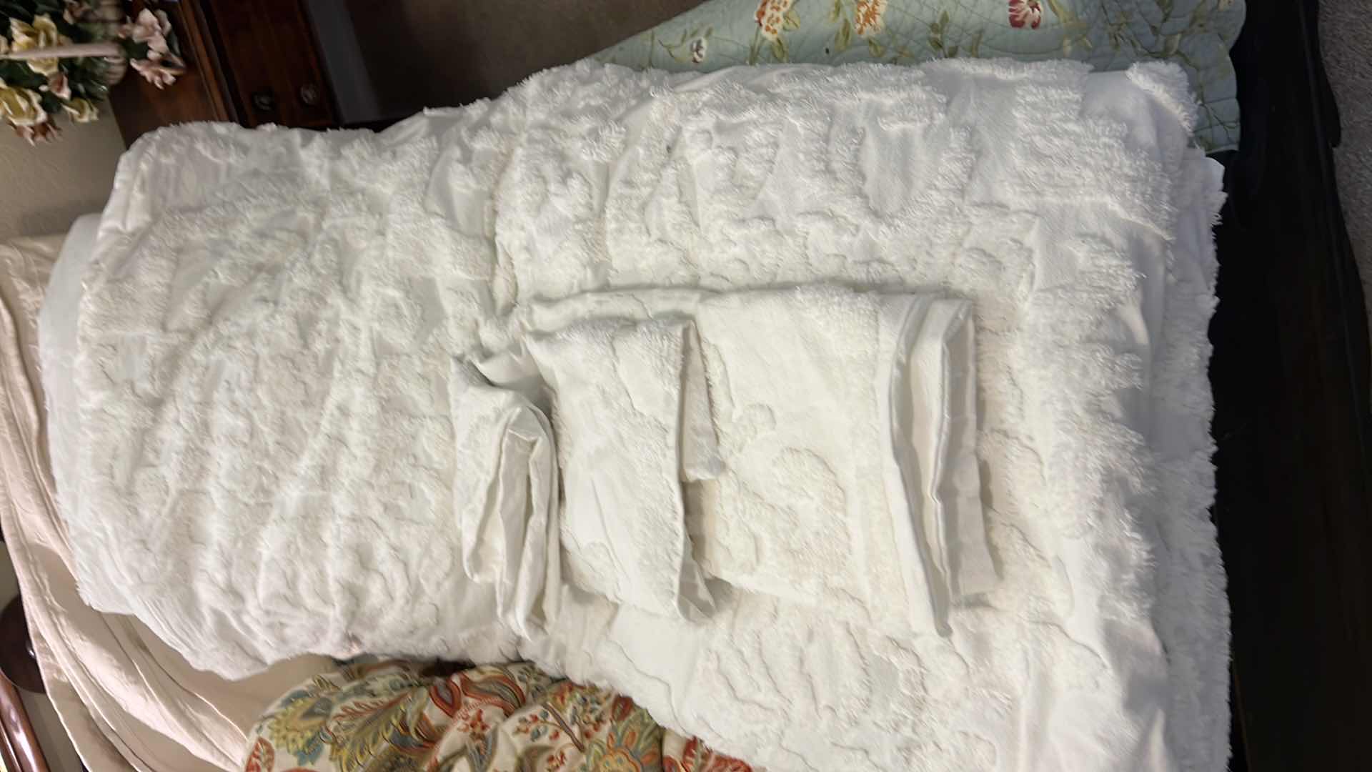 Photo 1 of 3-QUEEN BED SETS W PILLOW SHAMS