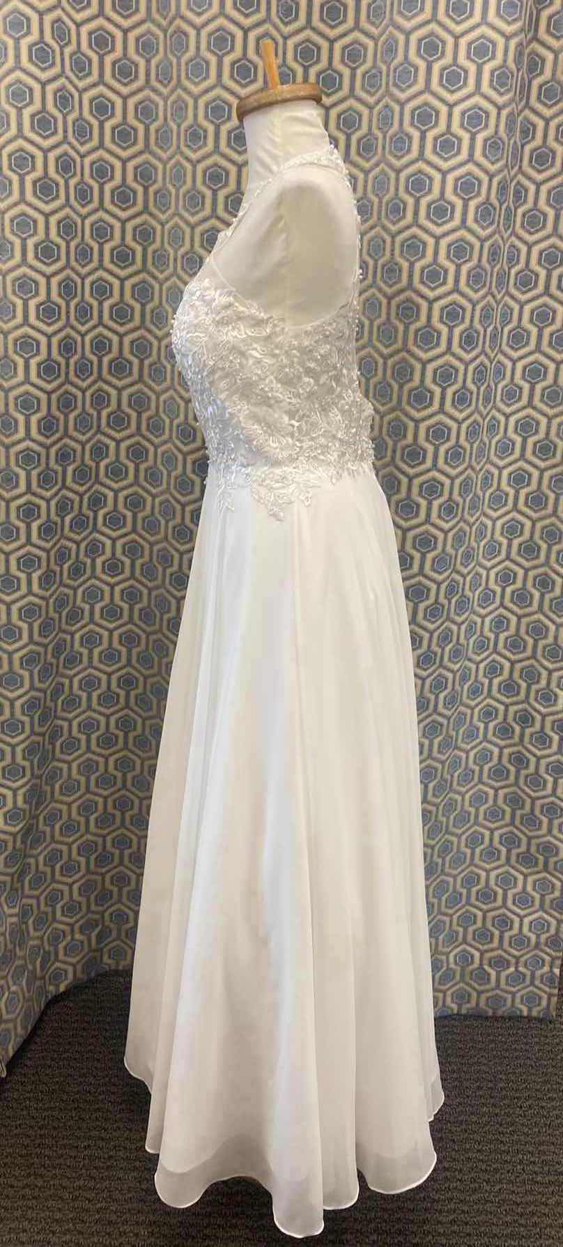 Photo 1 of BRIDAL GOWN  “MAY QUEEN” IVORY CREPE LACE & PEARLS SIZE 10