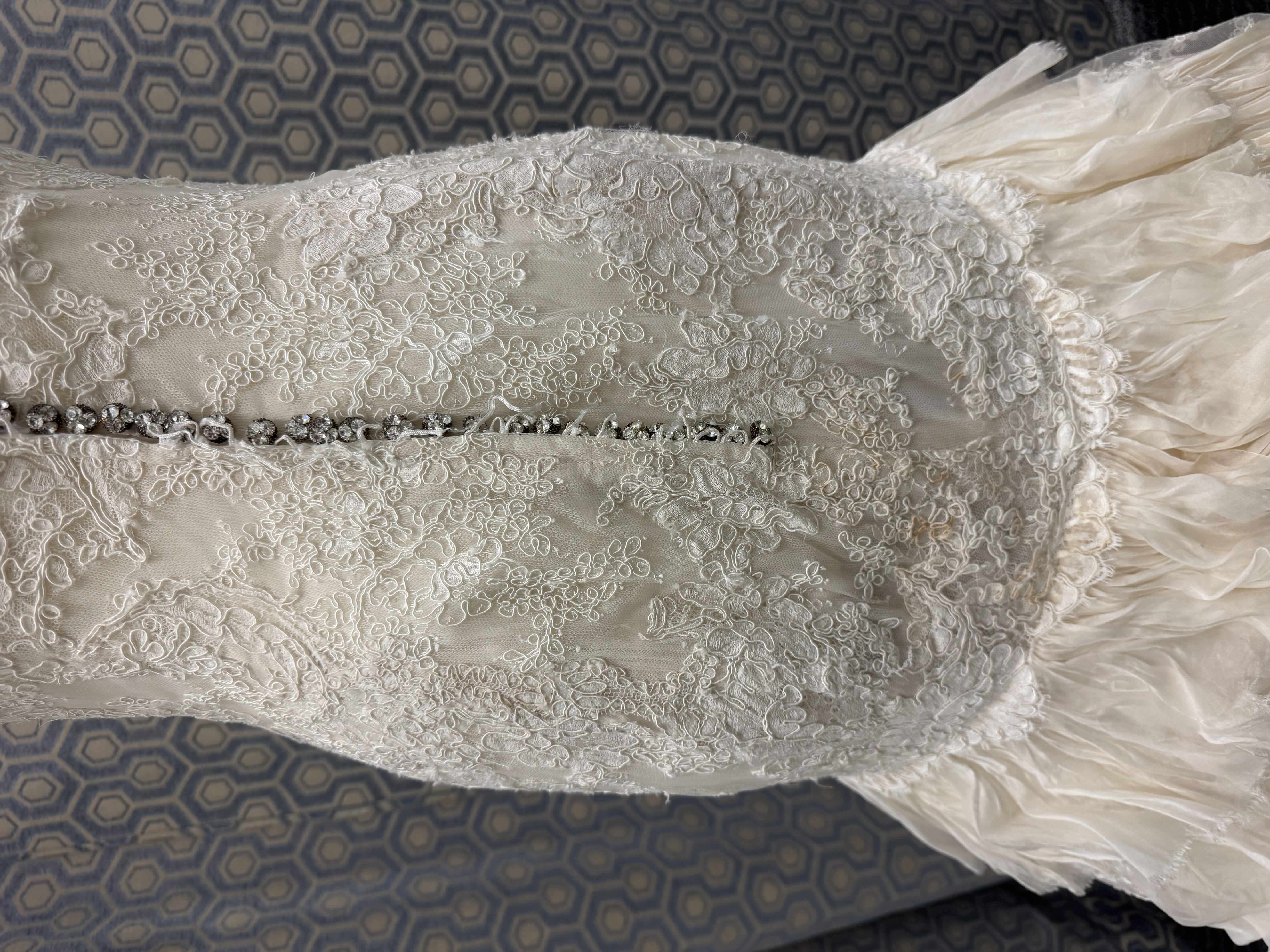 Photo 1 of BRIDAL GOWN "LAZARO" LACE GOWN IVORY SIZE 12