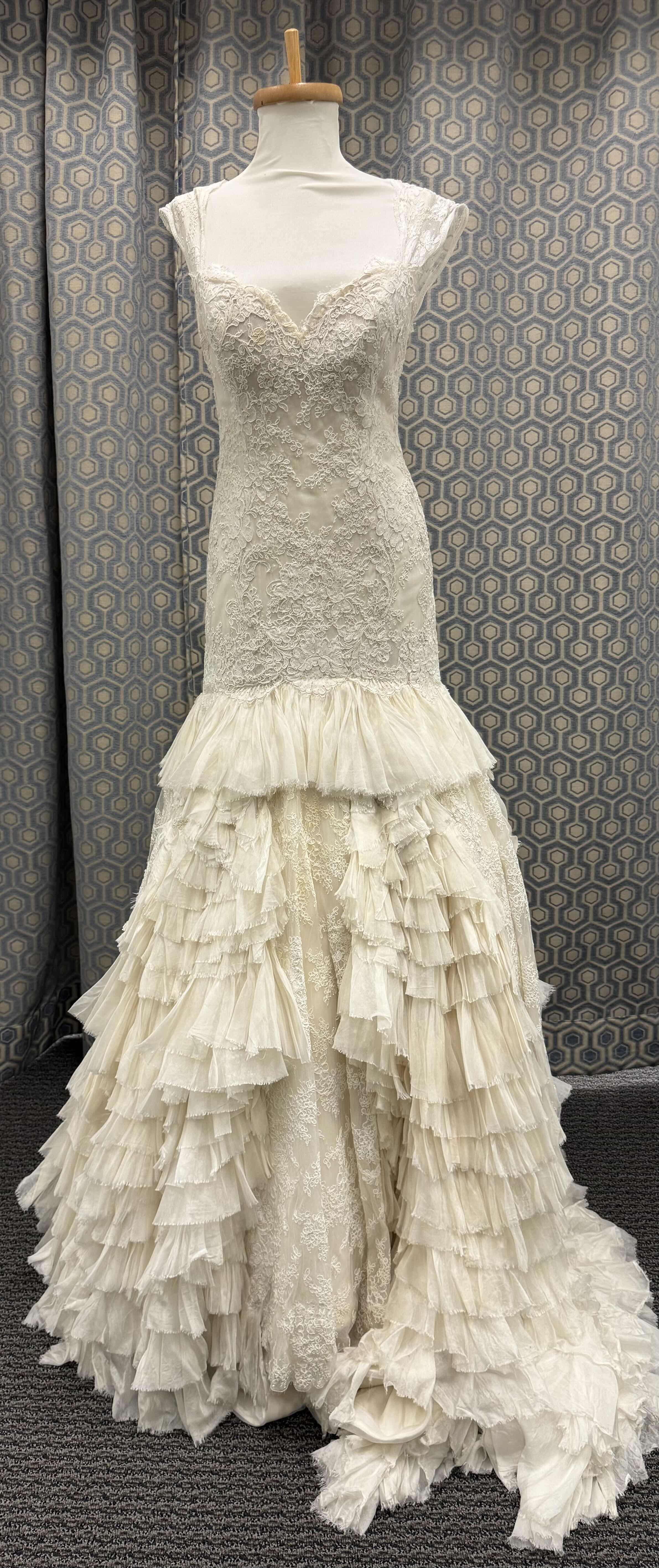 Photo 1 of BRIDAL GOWN "LAZARO" LACE GOWN IVORY SIZE 12