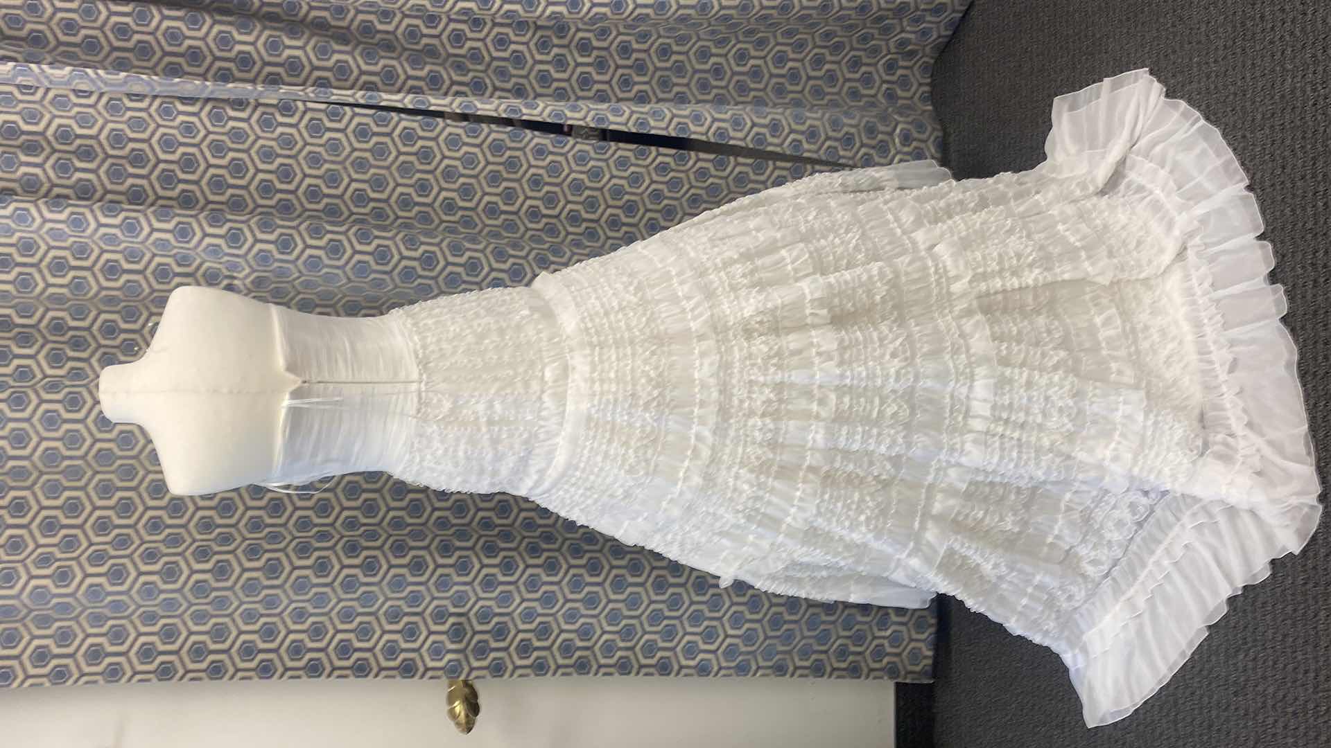 Photo 1 of BRIDAL GOWN “PRONOVIAS” IVORY SATIN WITH TULE & LACE SIZE 10