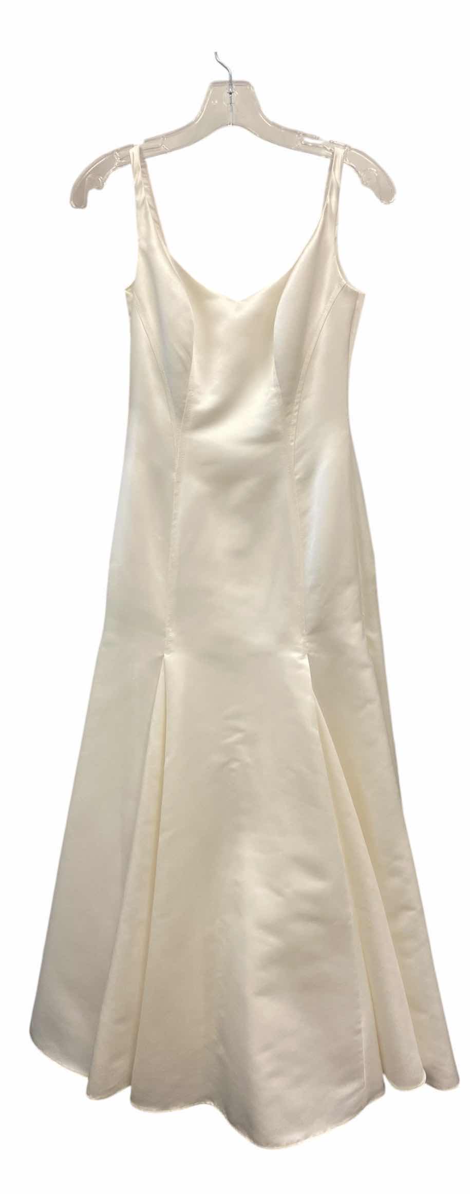 Photo 1 of BRIDAL GOWN “DAVIDS BRIDAL” A-LINE SATIN w TULE SIZE