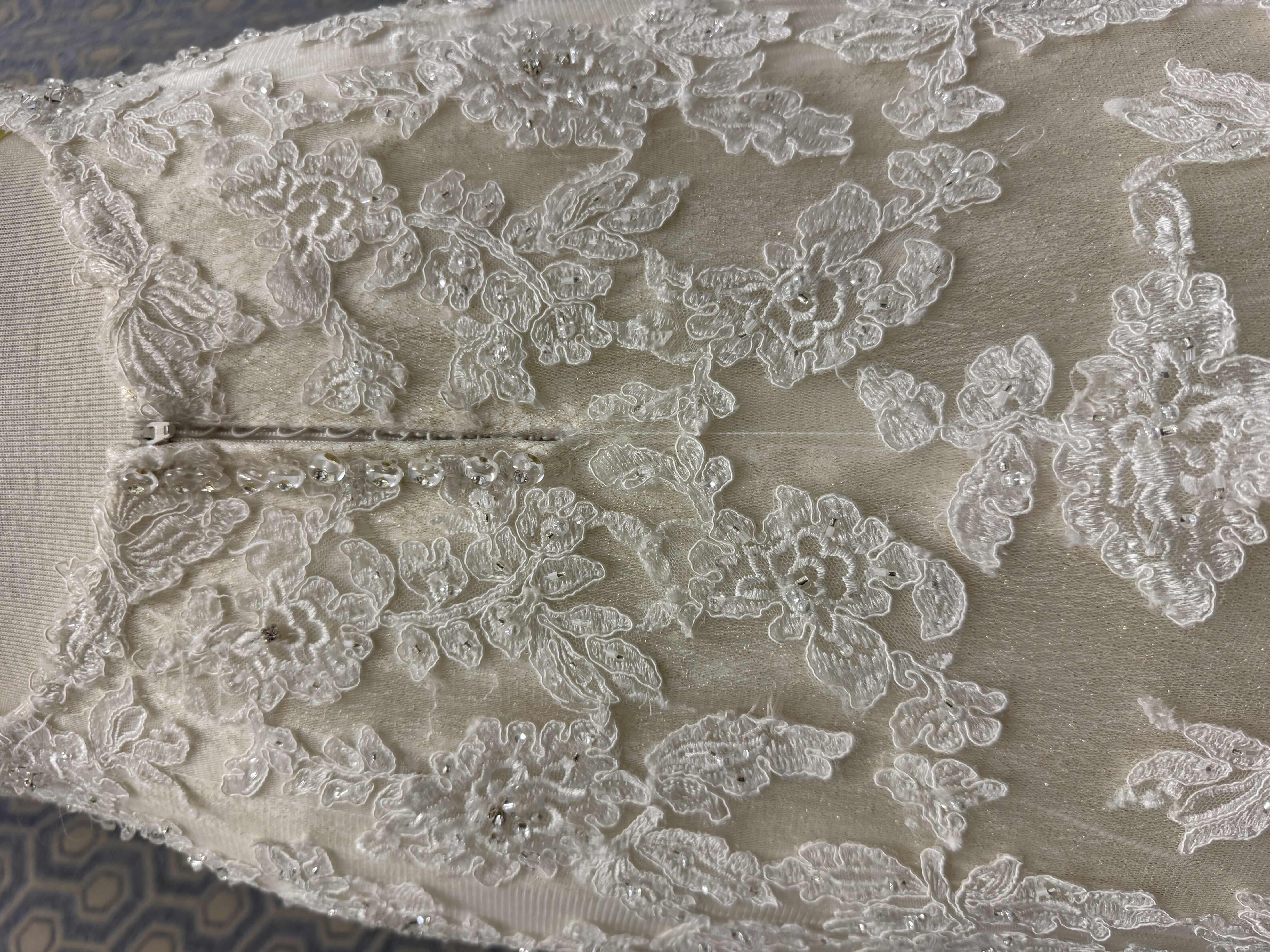 Photo 1 of BRIDAL GOWN "SOPHIA TOLLI" CRYSTAL BEADED LACE IVORY CREAM GOLD SIZE8