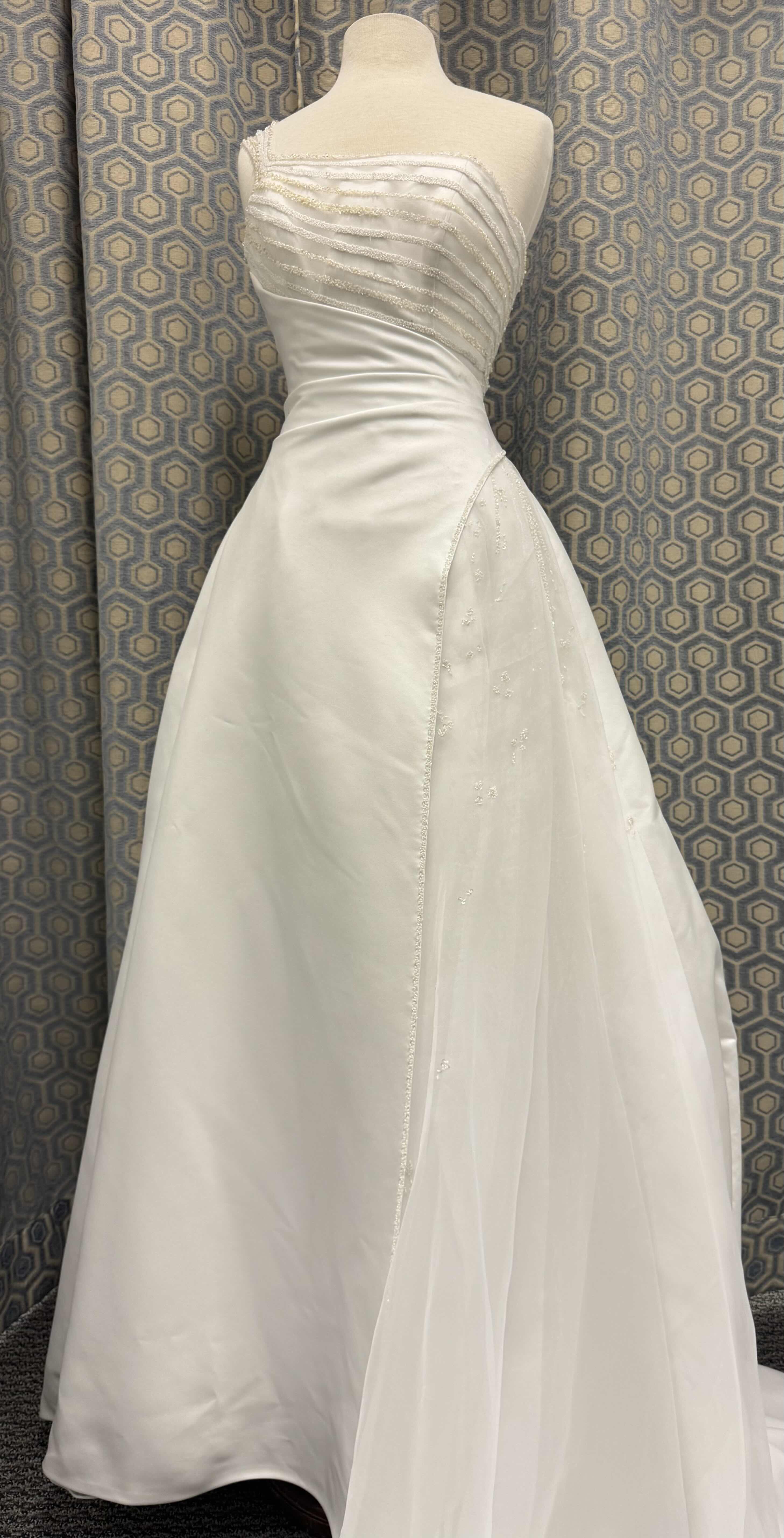 Photo 1 of BRIDAL GOWN MAGGIE SOTTERO ONE SHOULDER A LINE GOWN CHIFFON TIE AND ACCENTED WITH SWAROVSKI PEARL IVORY SIZE 6