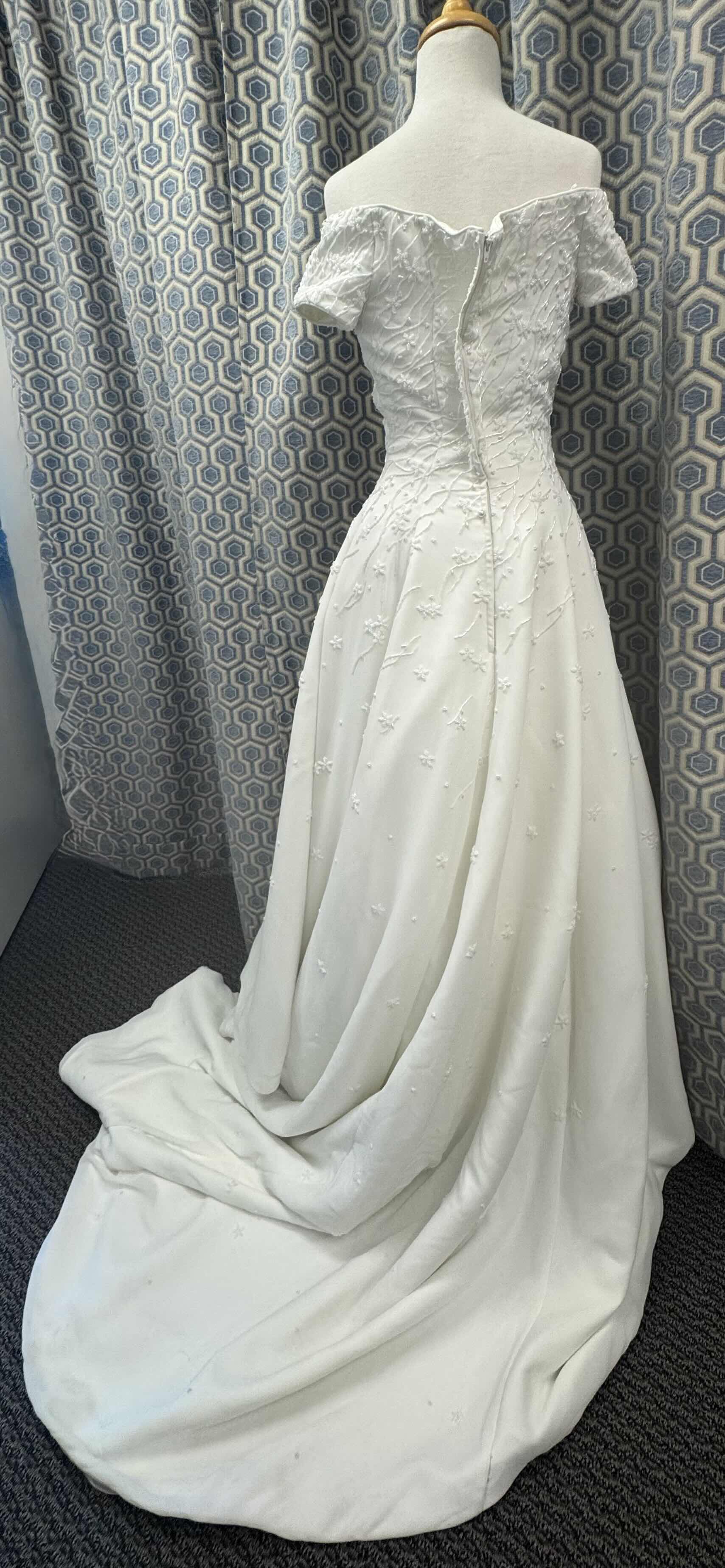 Photo 1 of BRIDAL GOWN MONIQUE LUO OFF SHOULDER A LINE FULL SKIRT DIAMOND WHITE SIZE 8