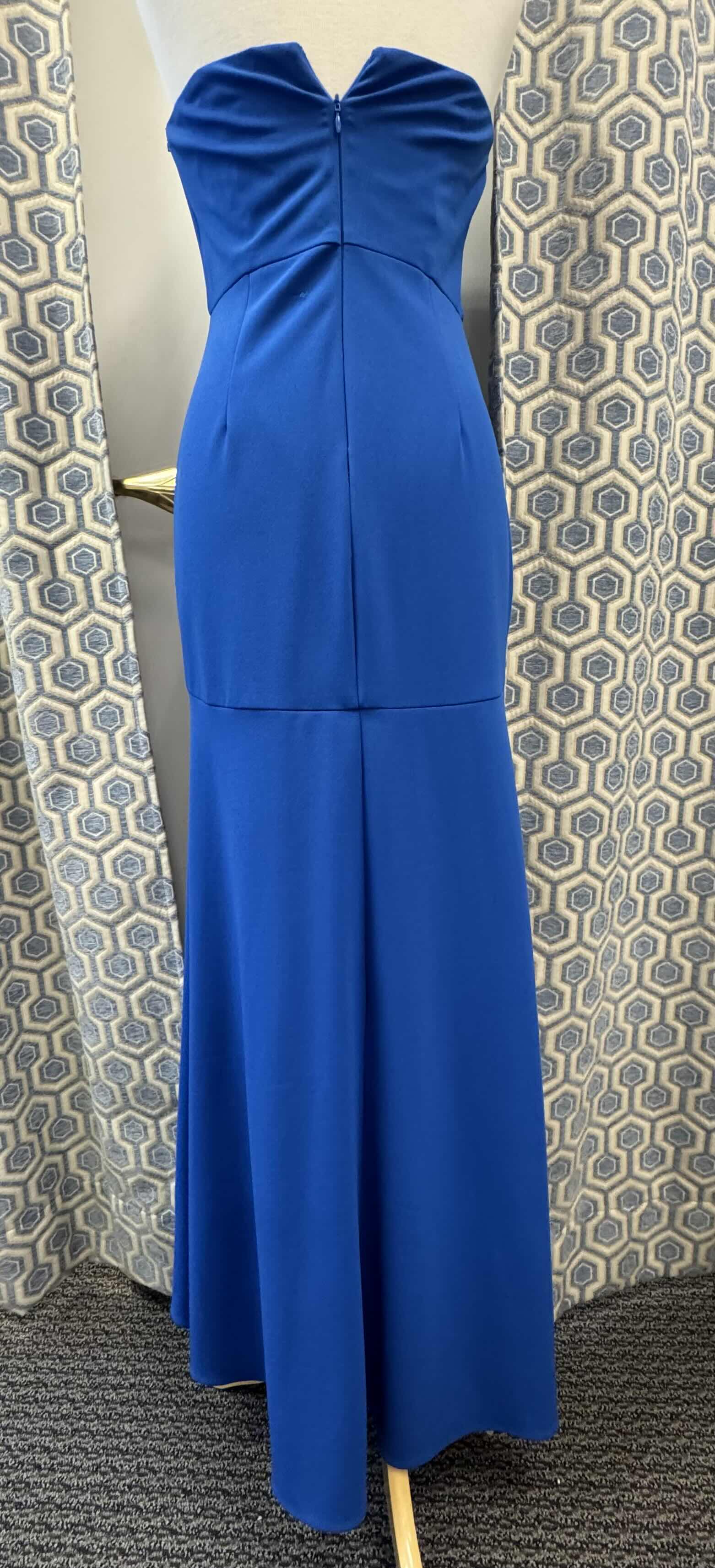 Photo 1 of EVENING GOWN ADRIANNA PAPELL ROYAL BLUE SIZE 6