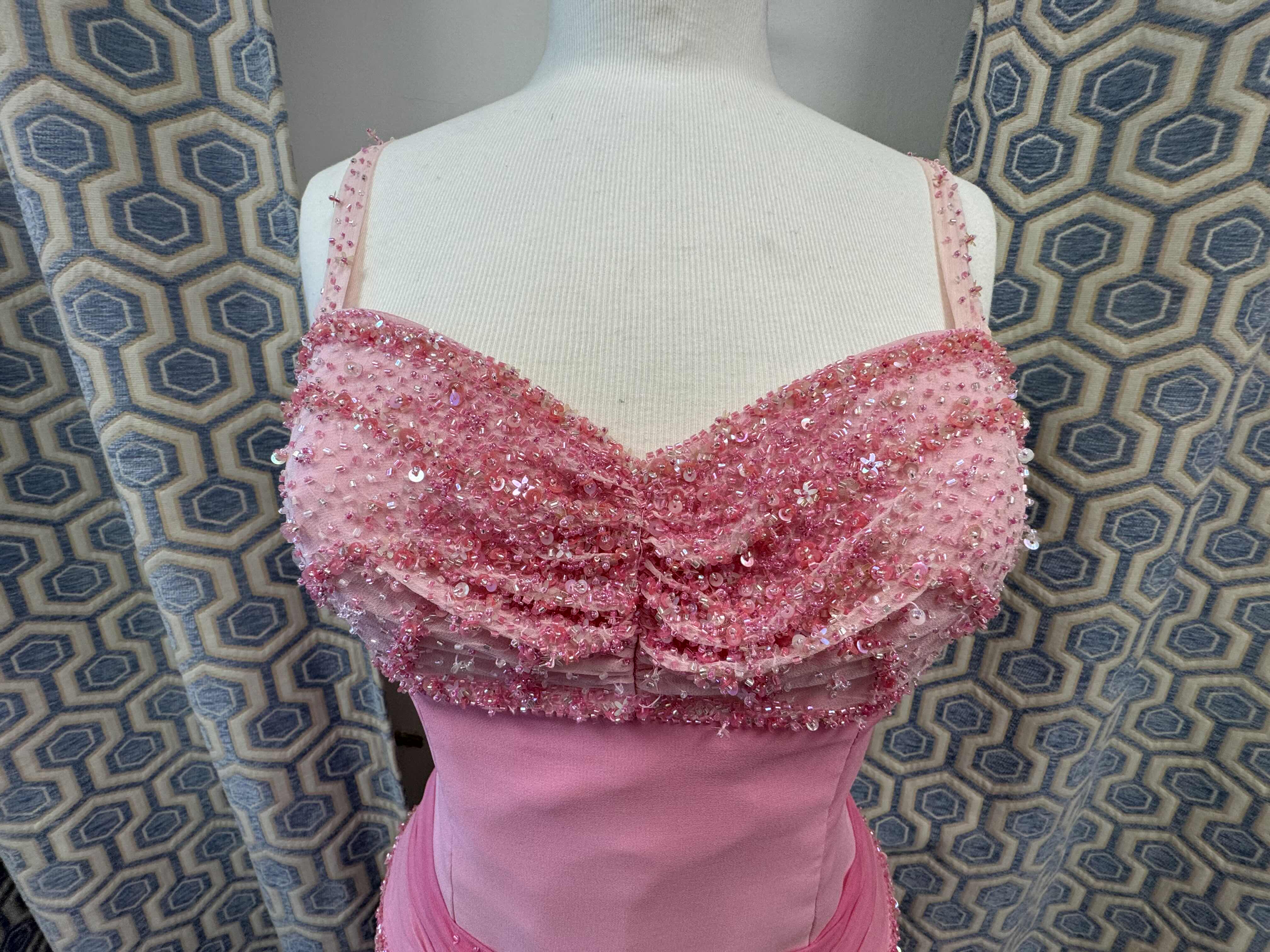 Photo 1 of EVENING GOWN CIRE A DIVISION OF LANDA LITE PINK SIZE 8