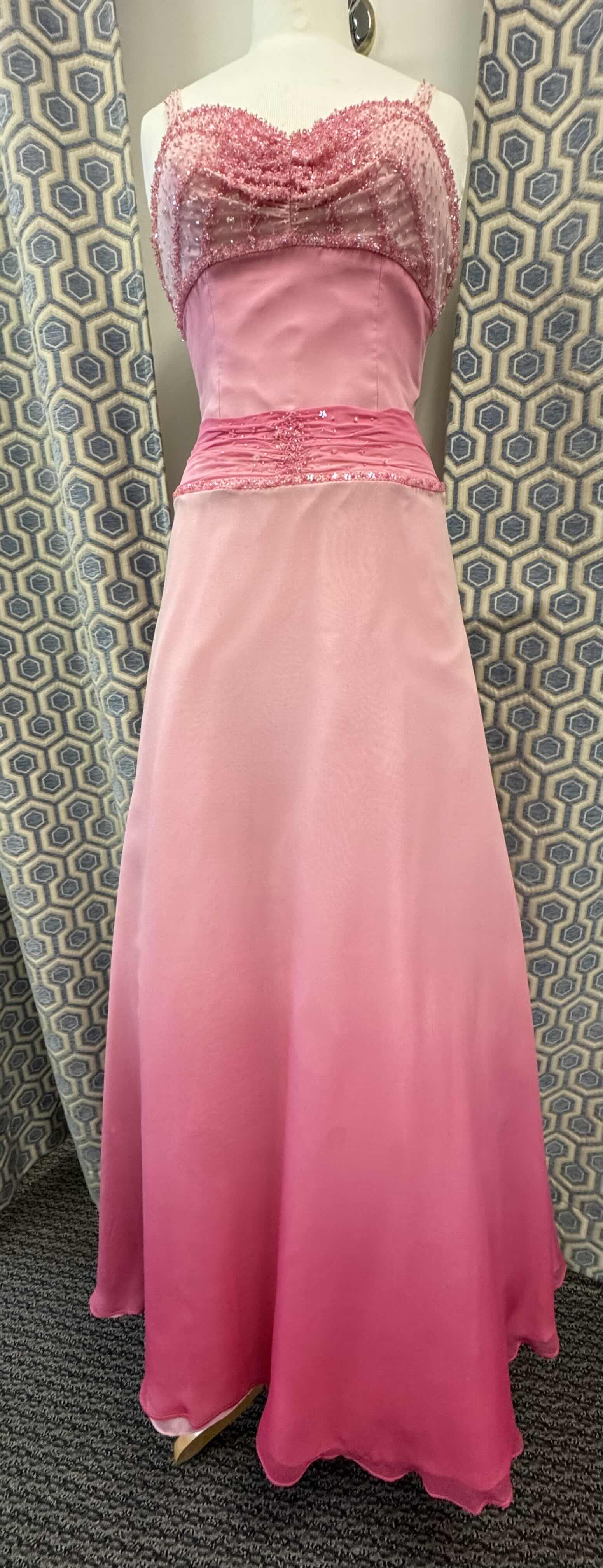 Photo 1 of EVENING GOWN CIRE A DIVISION OF LANDA LITE PINK SIZE 8