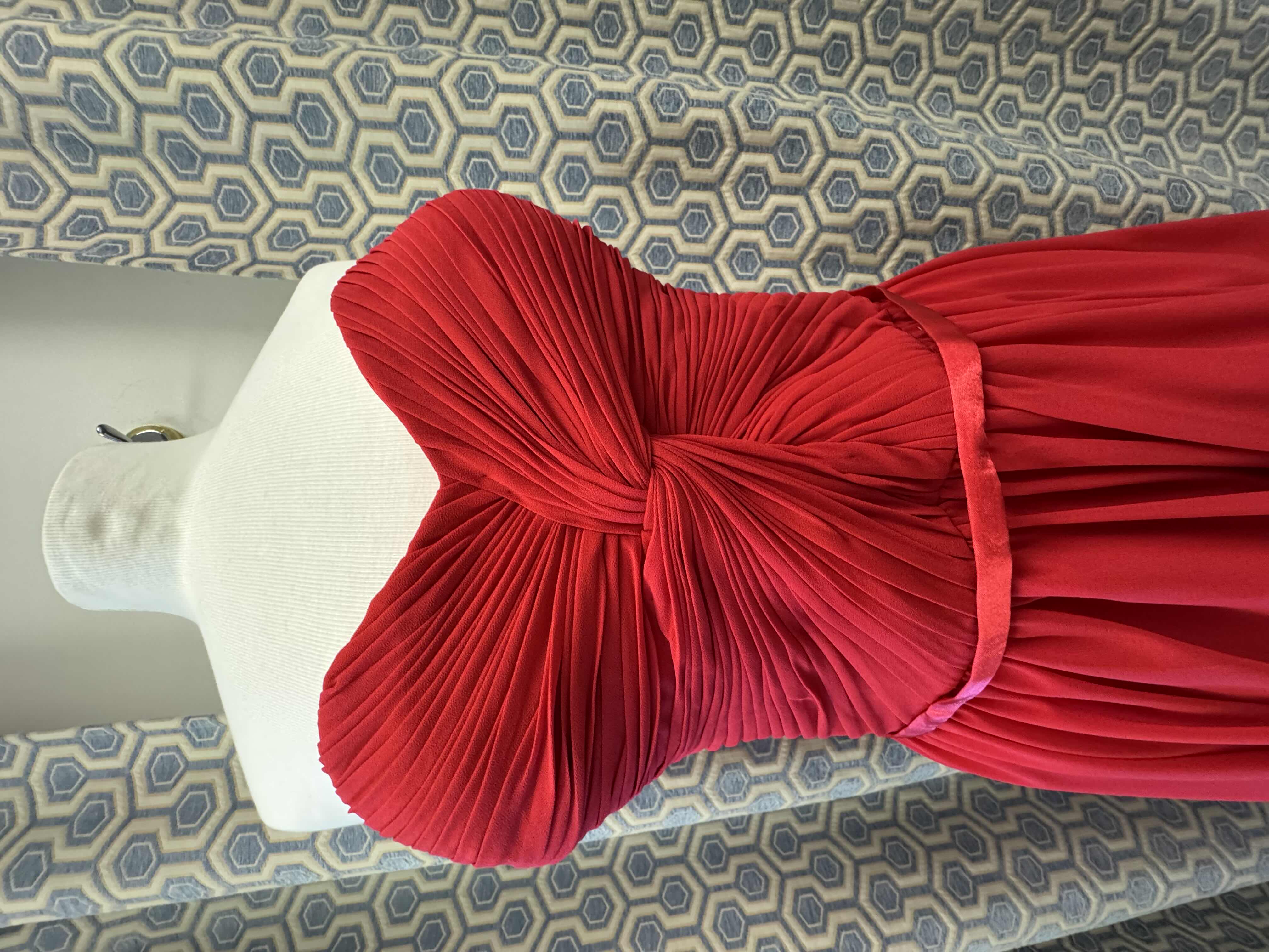 Photo 1 of EVENING GOWN MAY QUEEN COUTORE RED SIZE 20