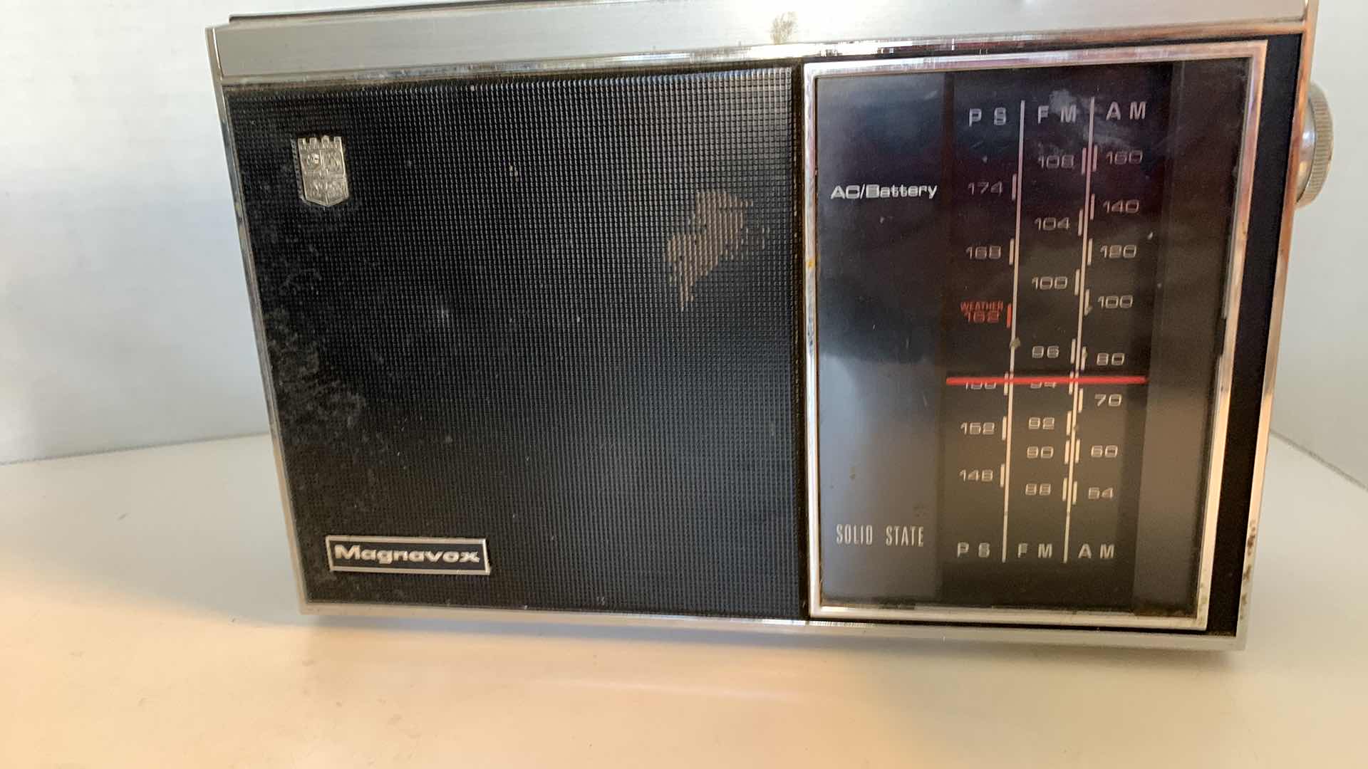 Photo 4 of 2-VINTAGE AM/FM RADIOS