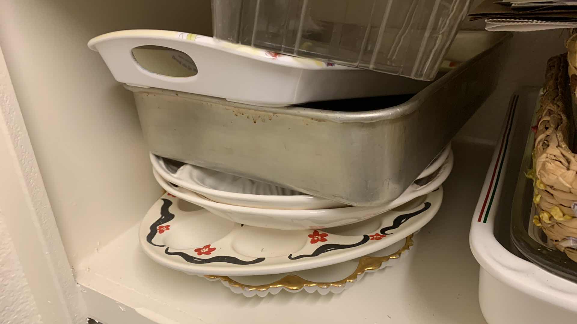 Photo 1 of ASSORTED PYREX AND CASSEROLE DISHES