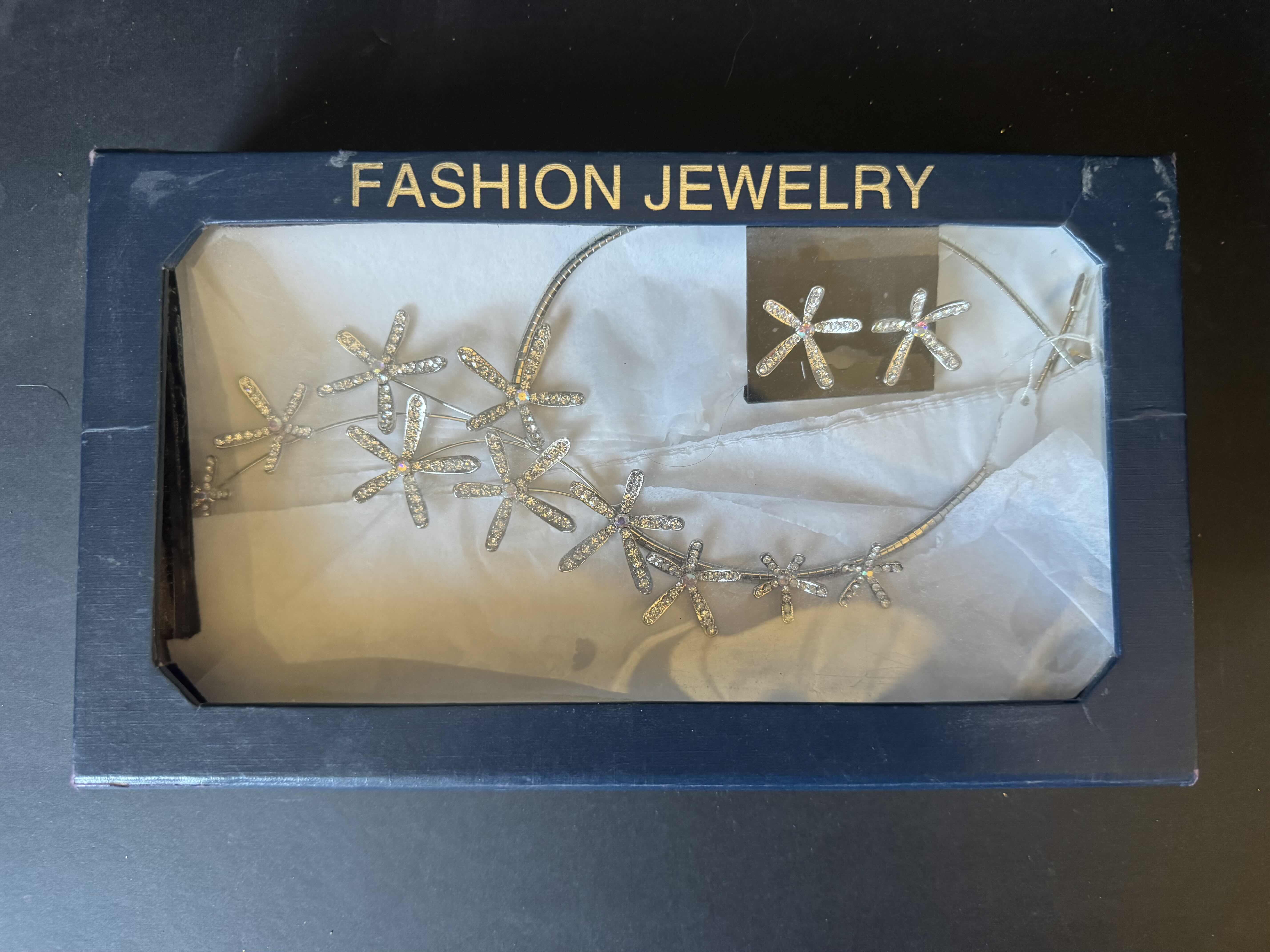 Photo 1 of 30
FASHION JEWELRY NECKLACE AND EARRING SET, SILVER PLATED