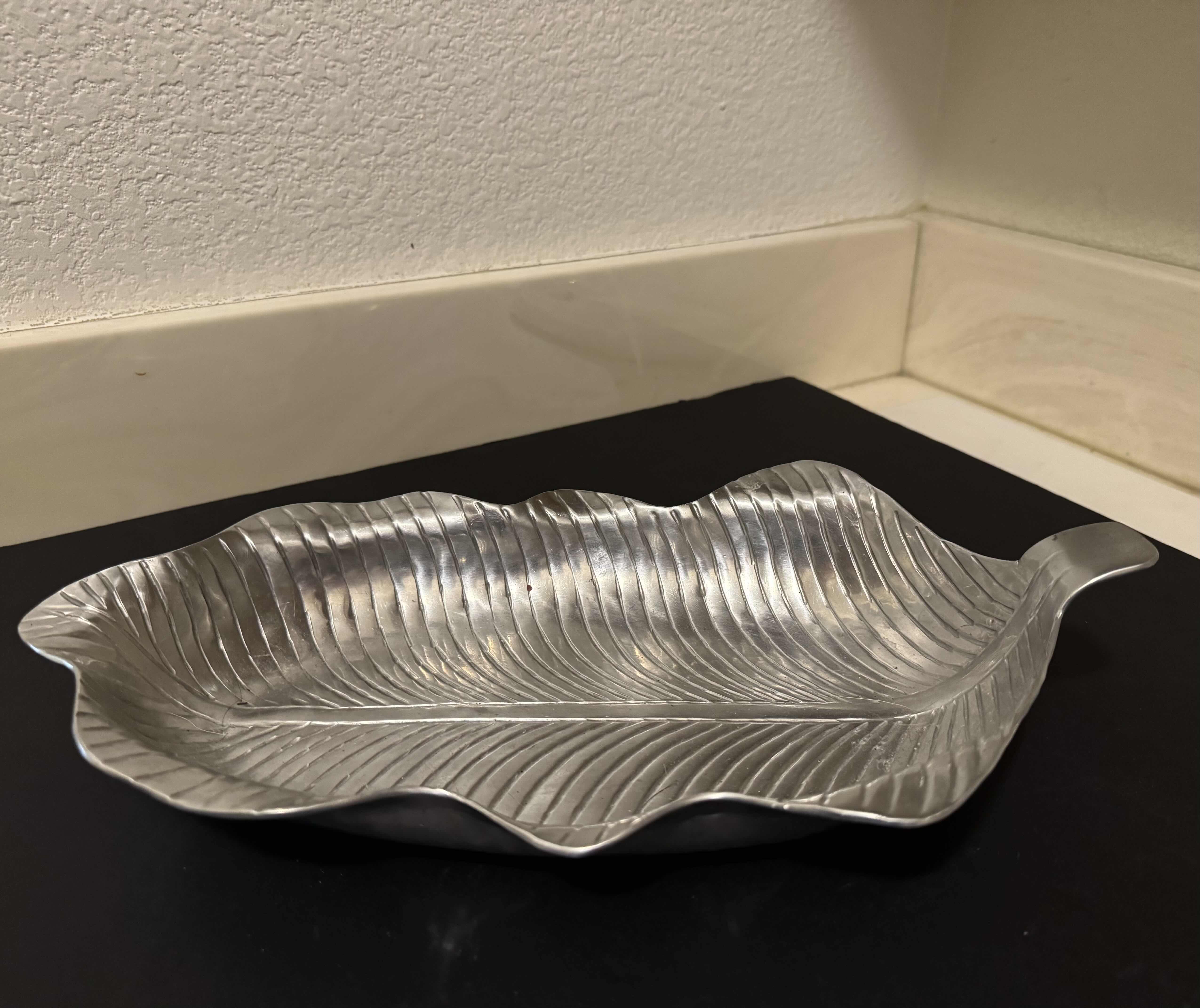 Photo 1 of 60
ASSORTED HOME DECOR ESSENTIALS, SEAHORSE TRAY, LEAF BOWL, SEA AIR POTPOURRI, 3 ITEMS